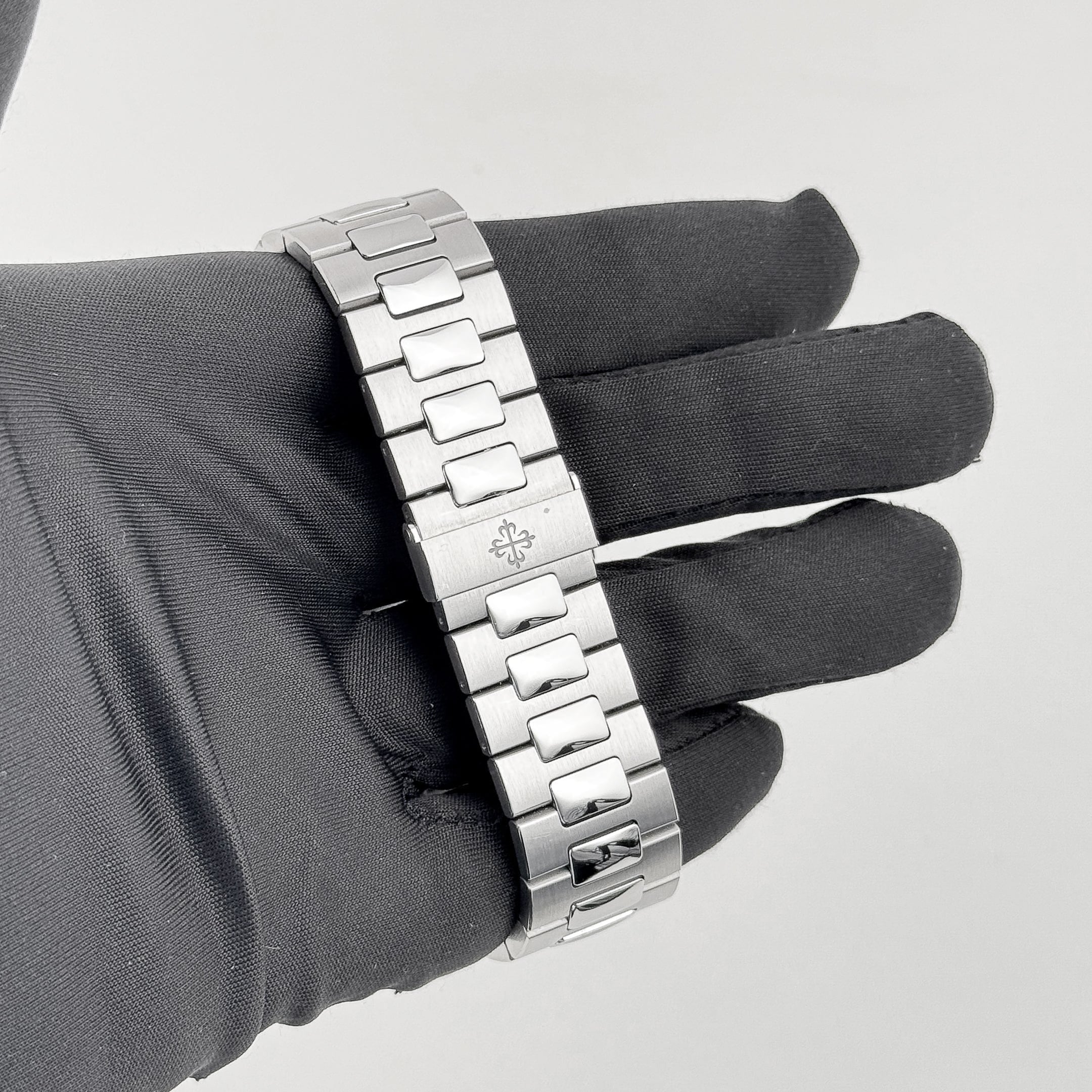 Patek Philippe Nautilus 3700/1A 'Jumbo' Stainless Steel Blue Dial