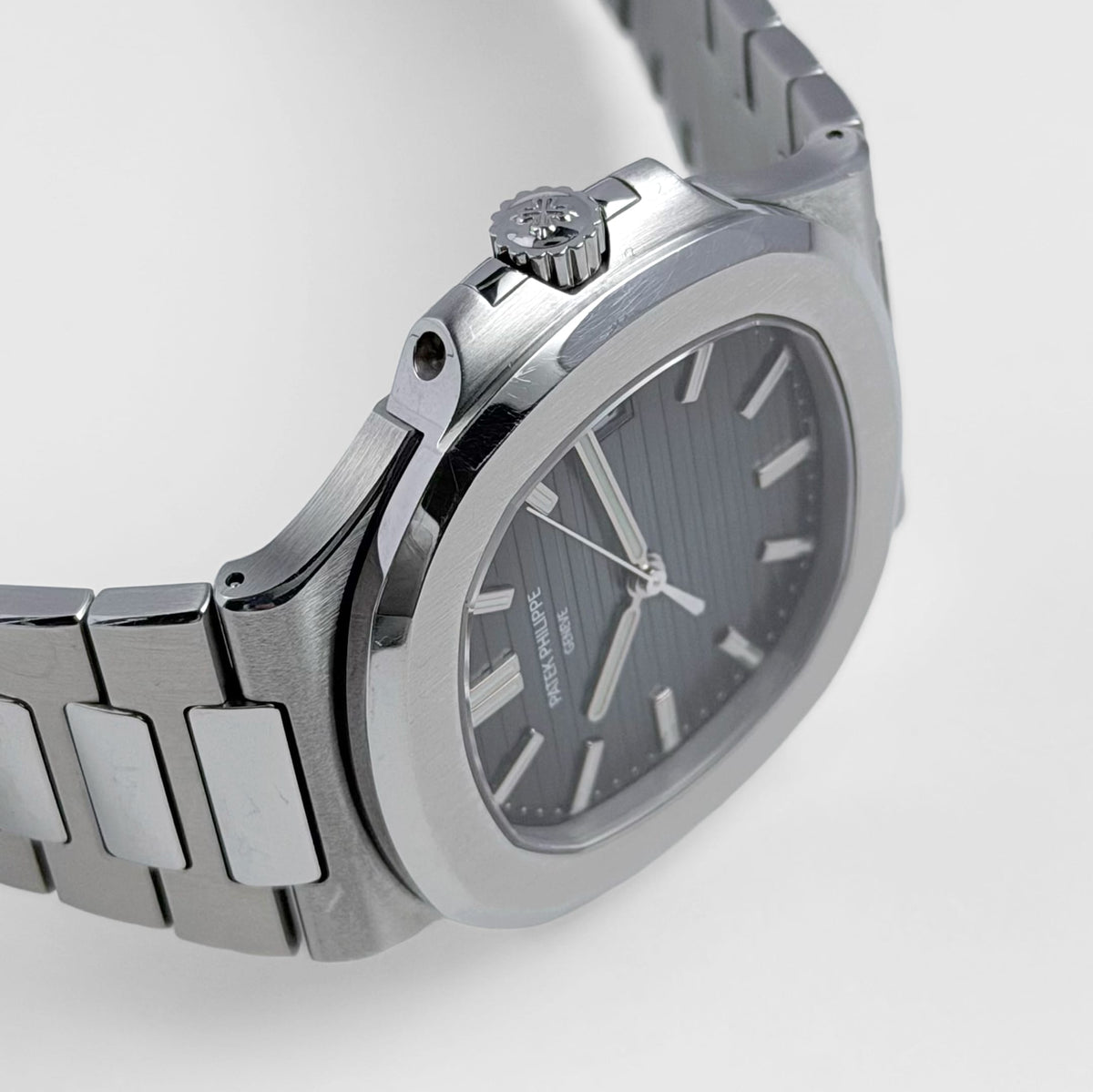 Patek Philippe Nautilus 5711/1A-010 Stainless Steel Blue Dial (2017)
