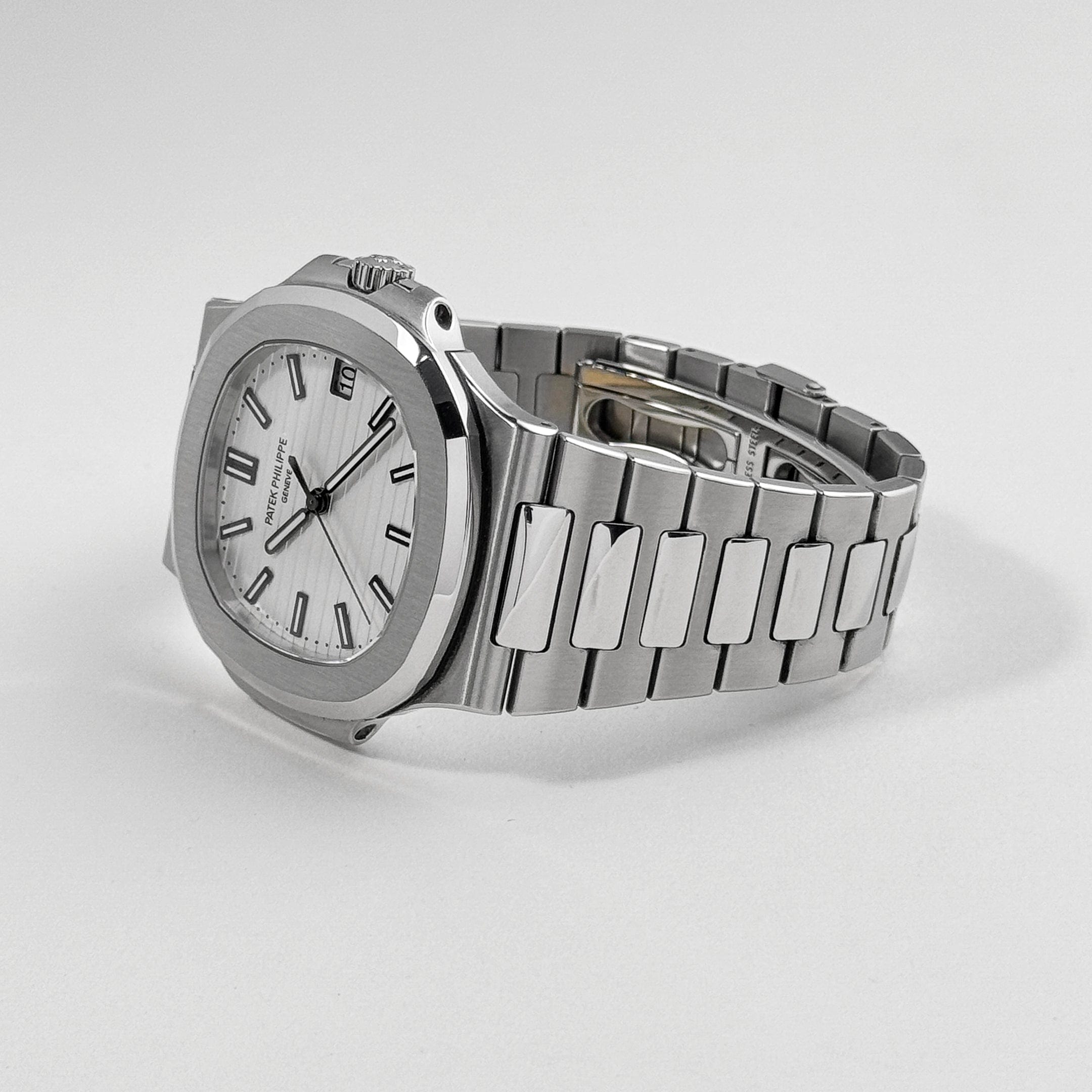 Patek Philippe Nautilus 5711/1A-011 Stainless Steel White Dial (2018)