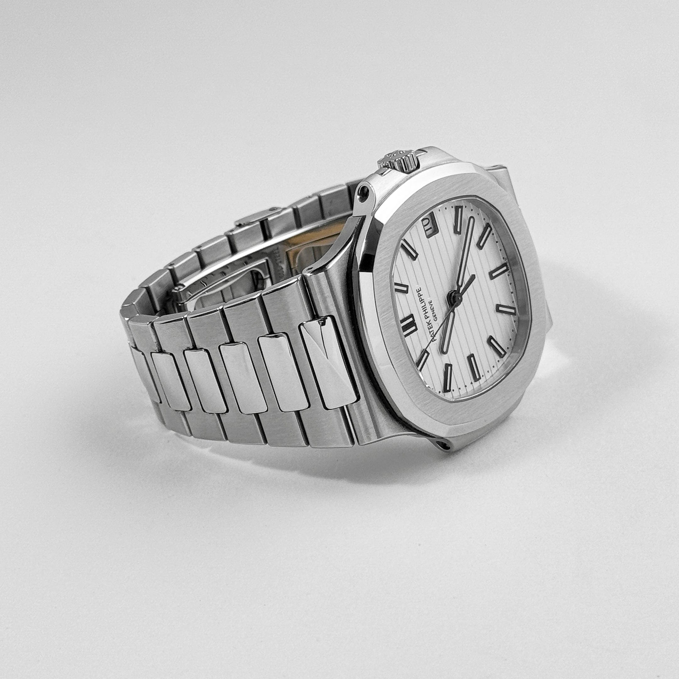 Patek Philippe Nautilus 5711/1A-011 Stainless Steel White Dial (2018)