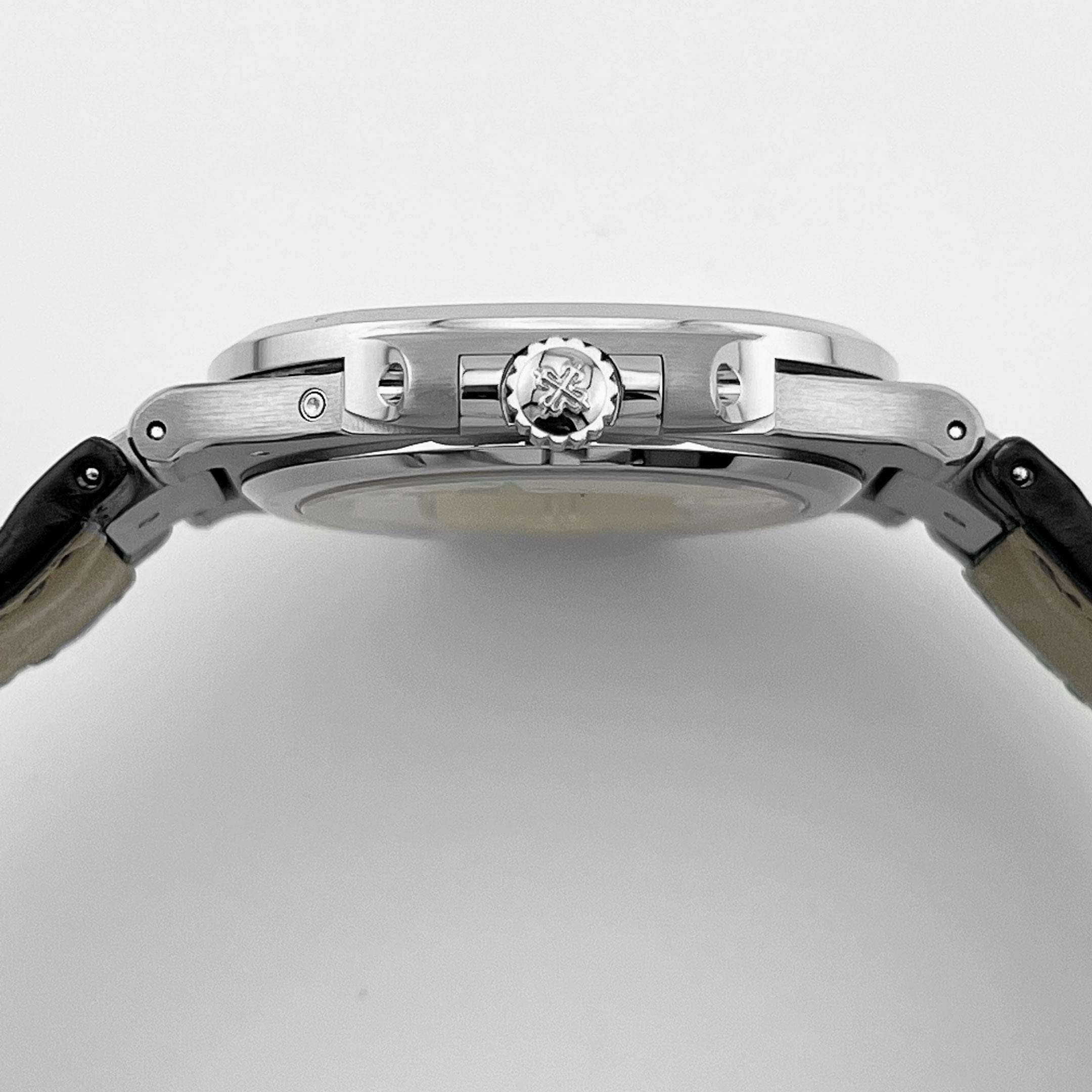 Patek Philippe Nautilus 5712G-001 White Gold Grey Dial Moon Phases (2018)