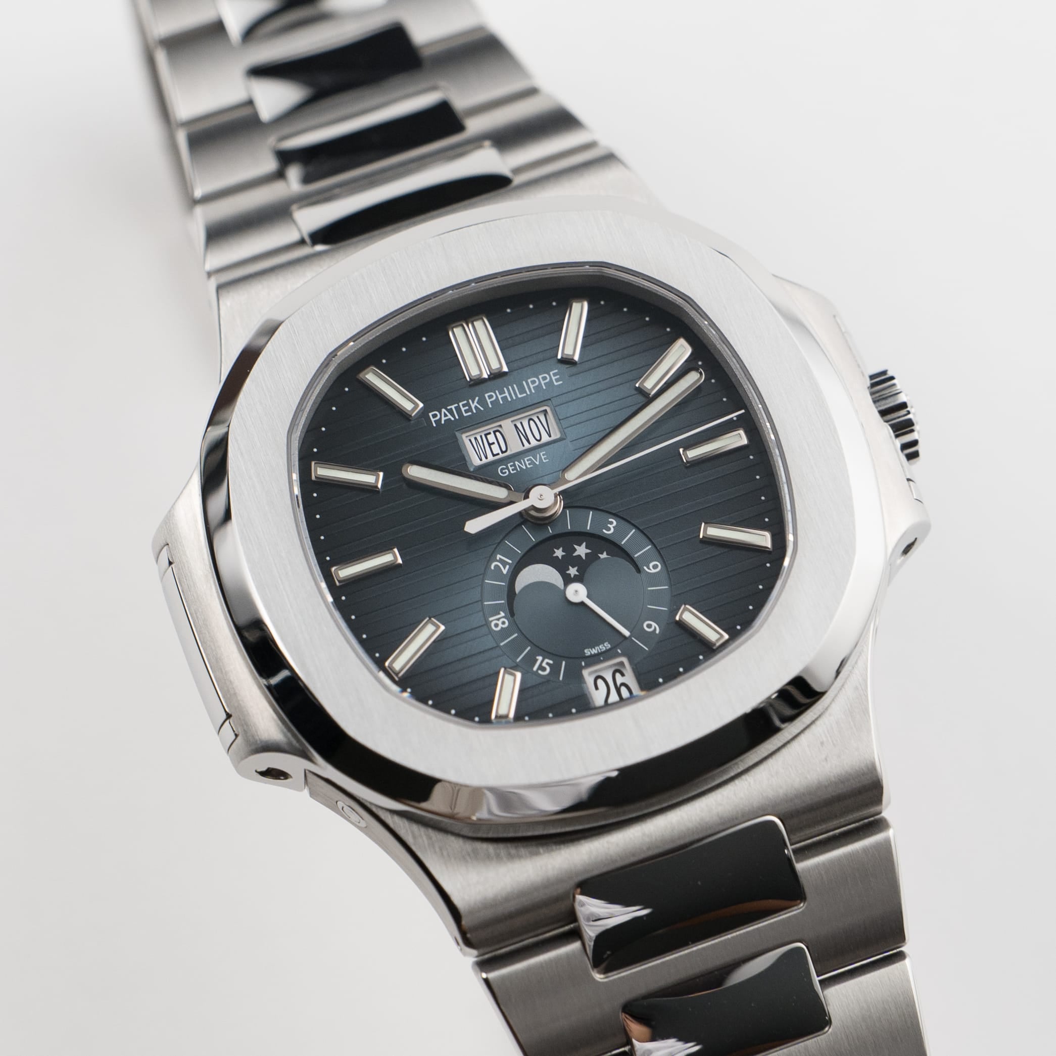 Patek Philippe Nautilus 5726/1A-014 Annual Calendar Stainless Steel Blue Dial (2021)