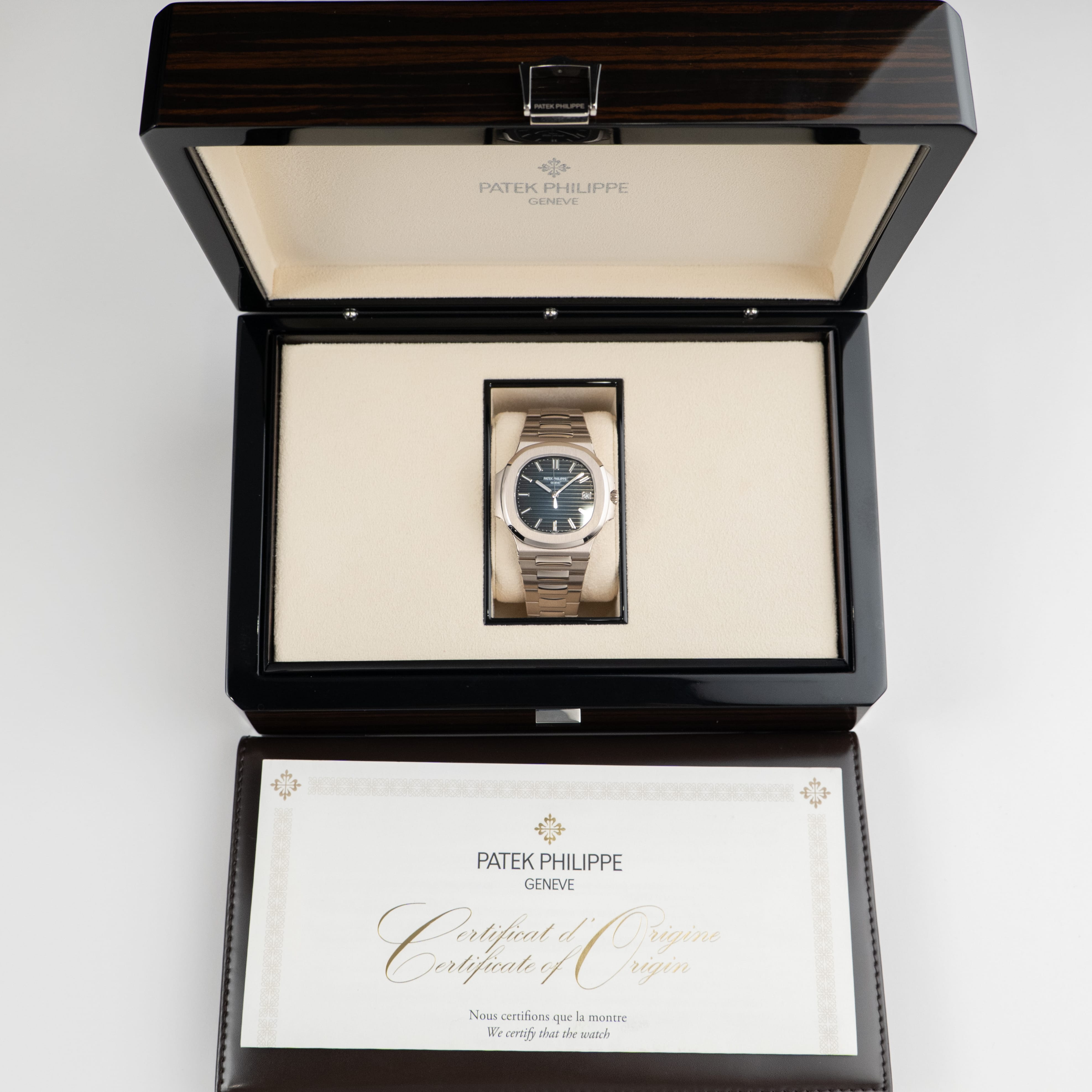 Patek Philippe Nautilus 5811/1G-001 White Gold Blue Dial (2023)