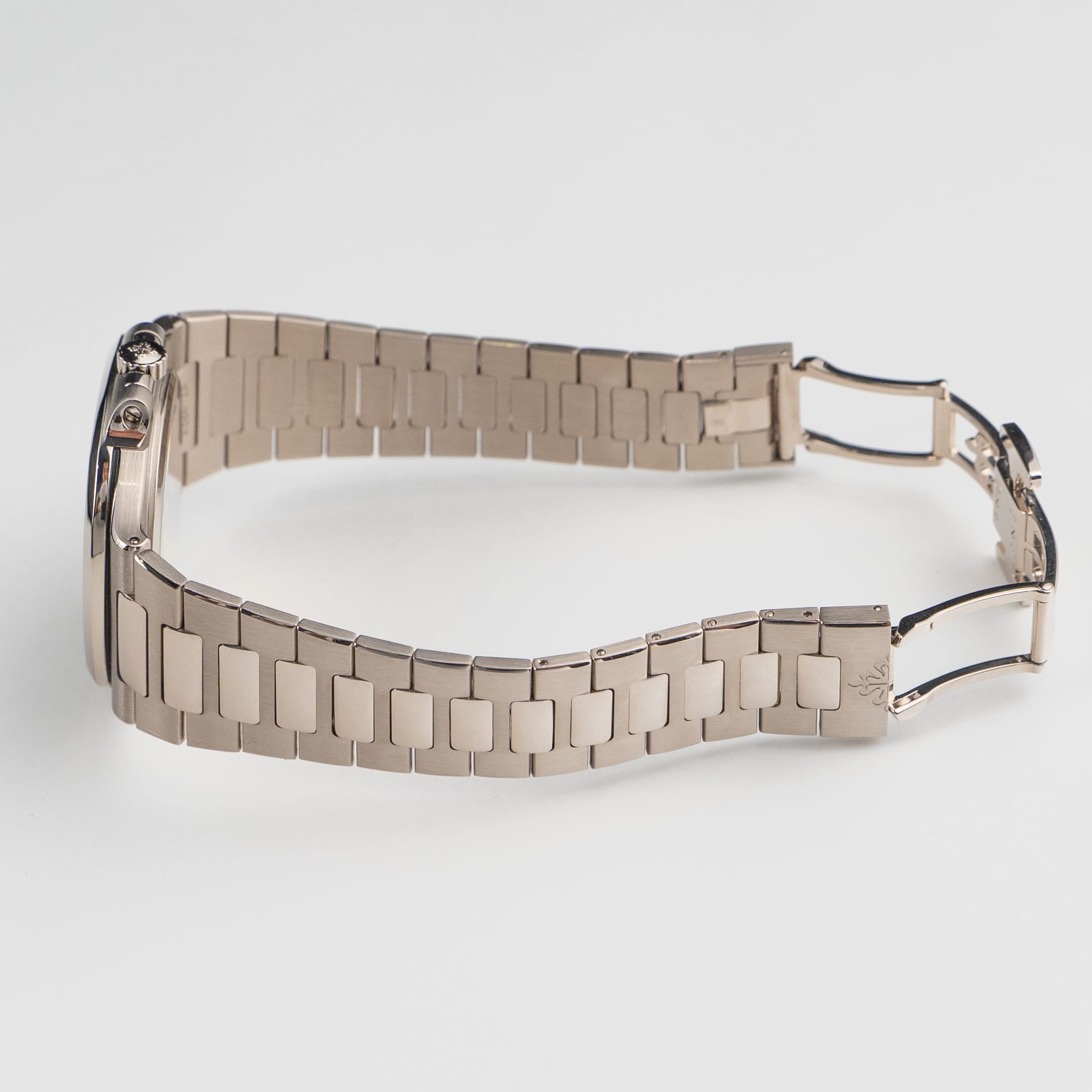 Patek Philippe Nautilus 5811/1G-001 White Gold Blue Dial (2023)