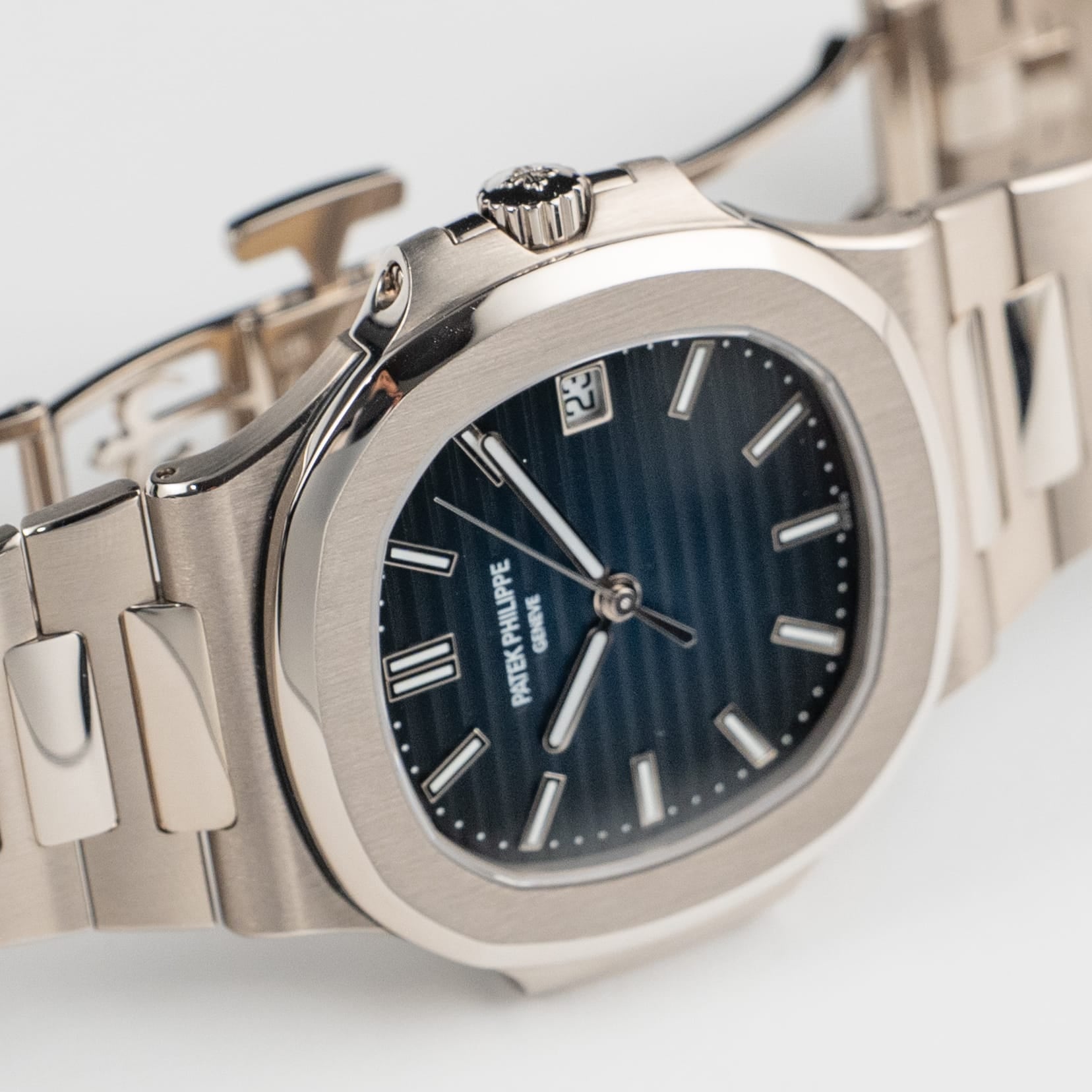 Patek Philippe Nautilus 5811/1G-001 White Gold Blue Dial (2023)