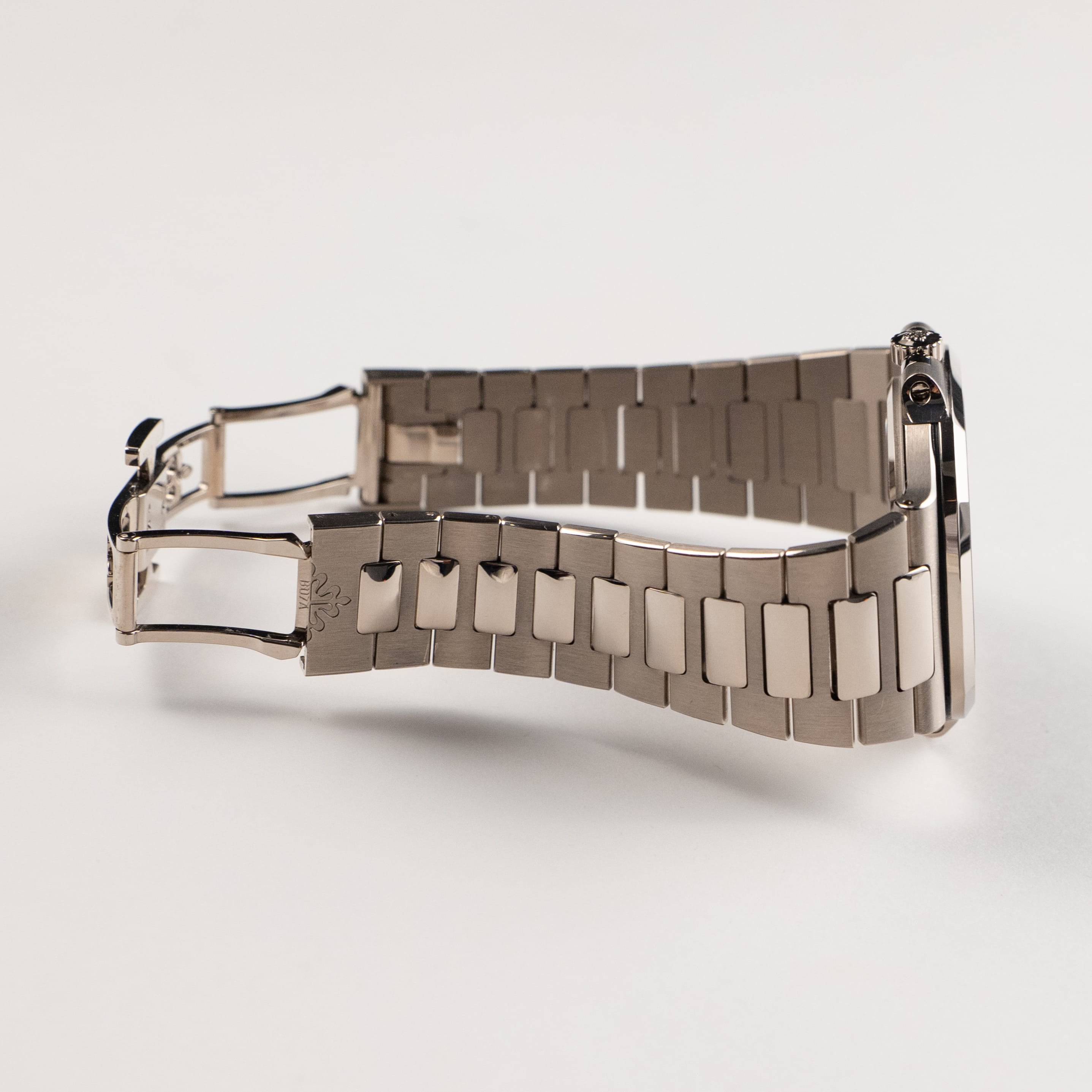 Patek Philippe Nautilus 5811/1G-001 White Gold Blue Dial (2024)