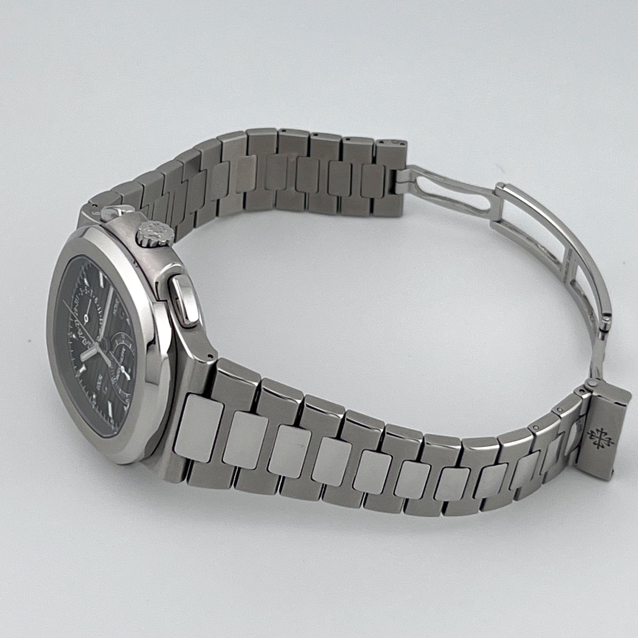 Patek Philippe Nautilus 5990/1A-001 Travel Time Chronograph (2018)