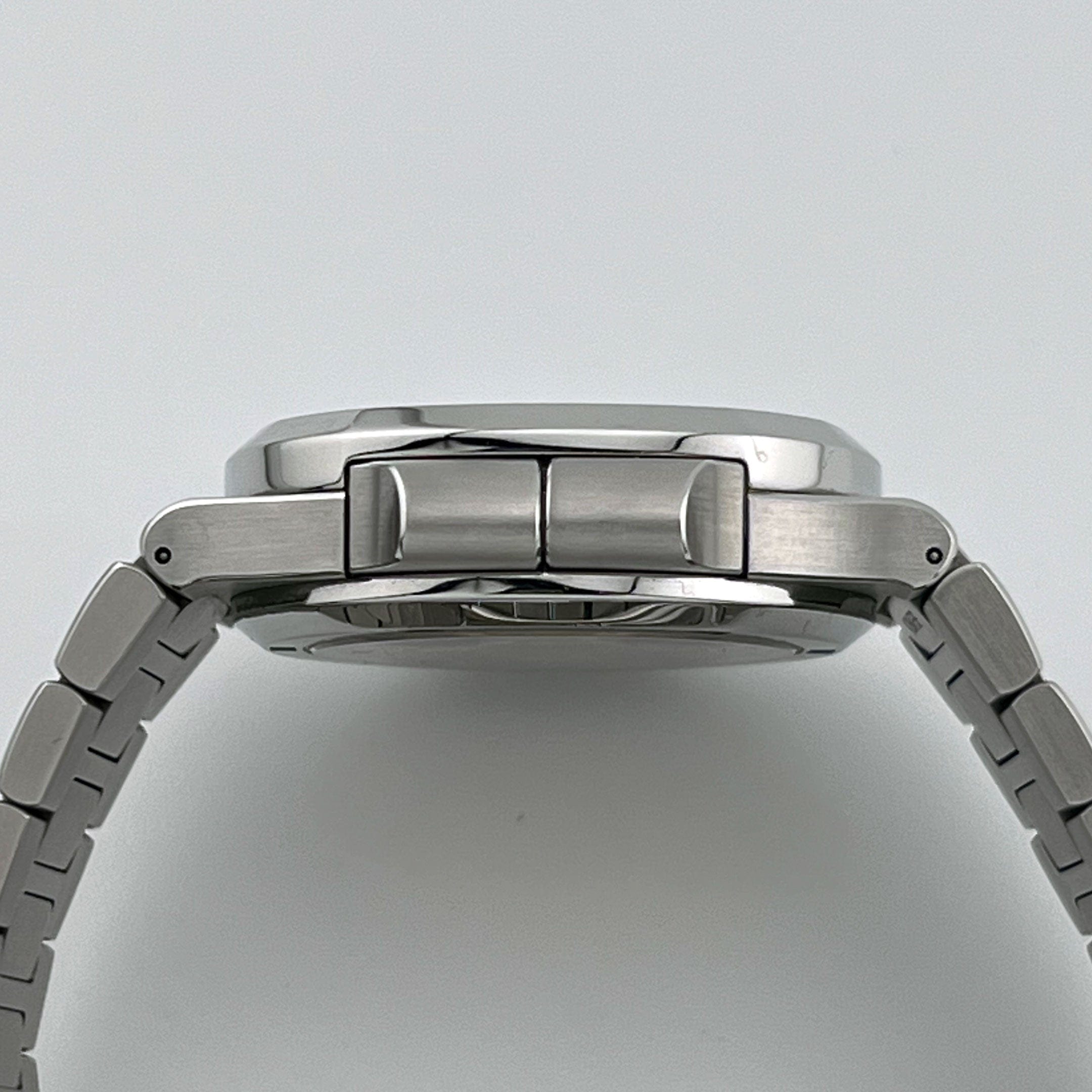 Patek Philippe Nautilus 5990/1A-001 Travel Time Chronograph (2018)