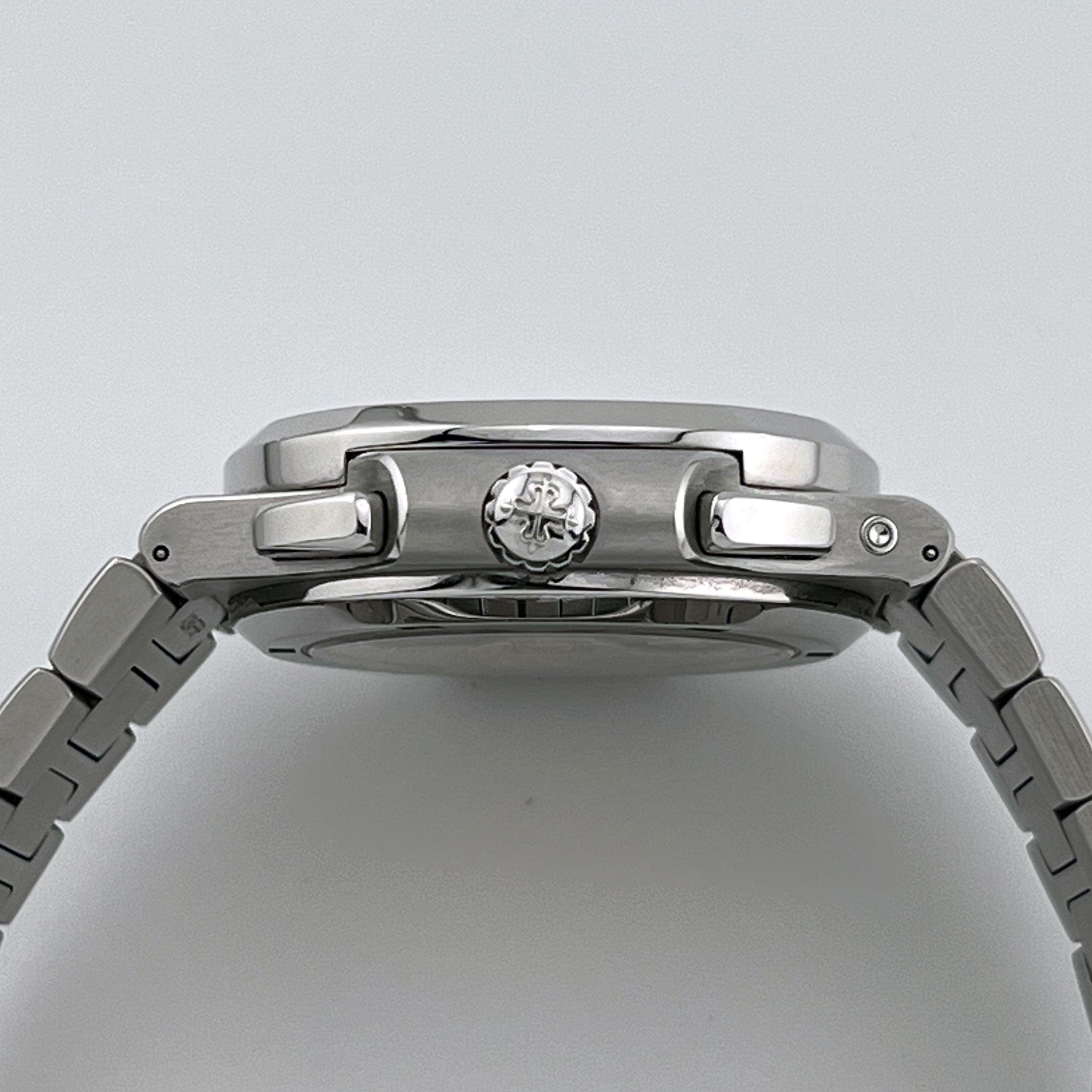 Patek Philippe Nautilus 5990/1A-001 Travel Time Chronograph (2018)