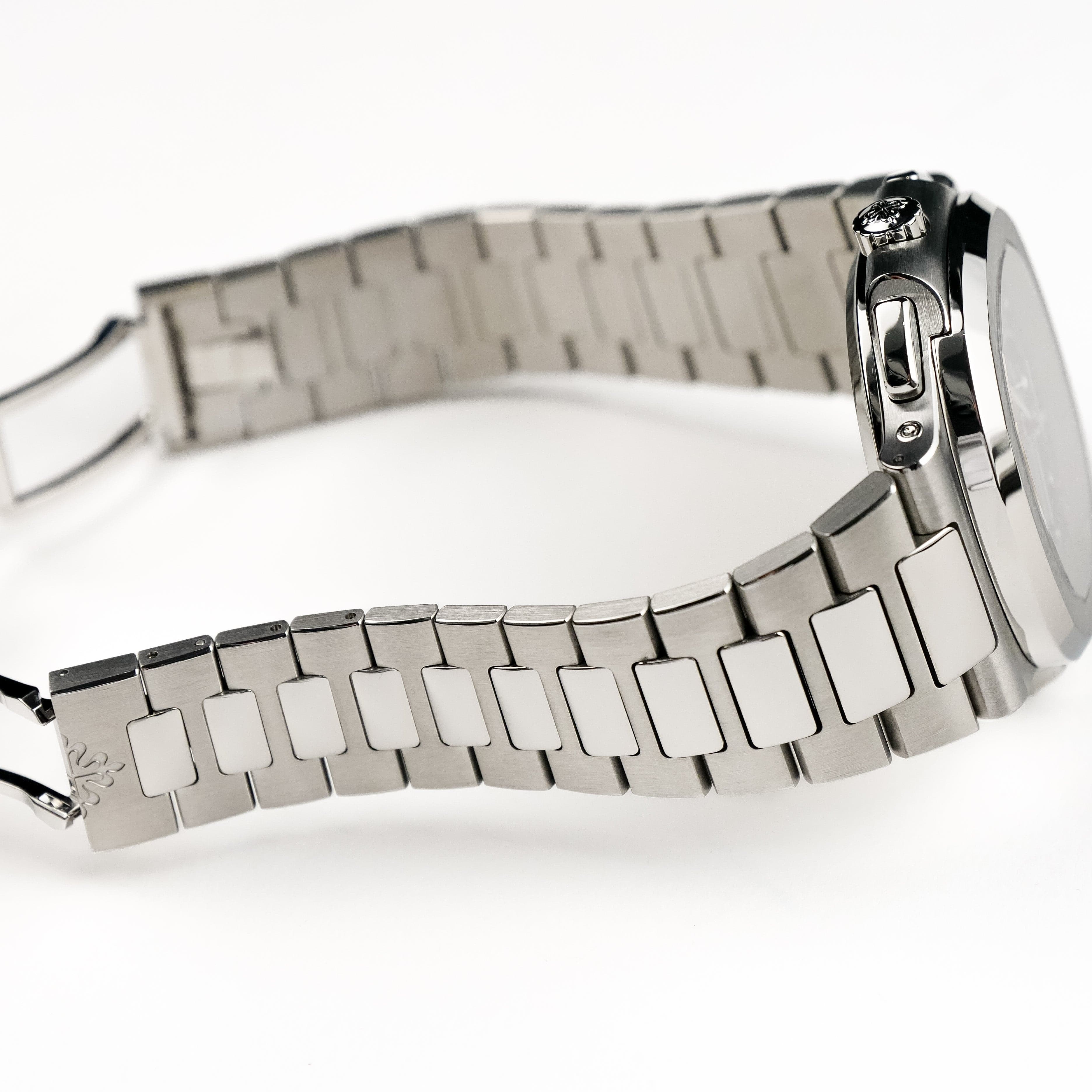 Patek Philippe Nautilus 5990/1A-011 'Travel Time' Flyback Chronograph Stainless Steel Blue Dial (2023)