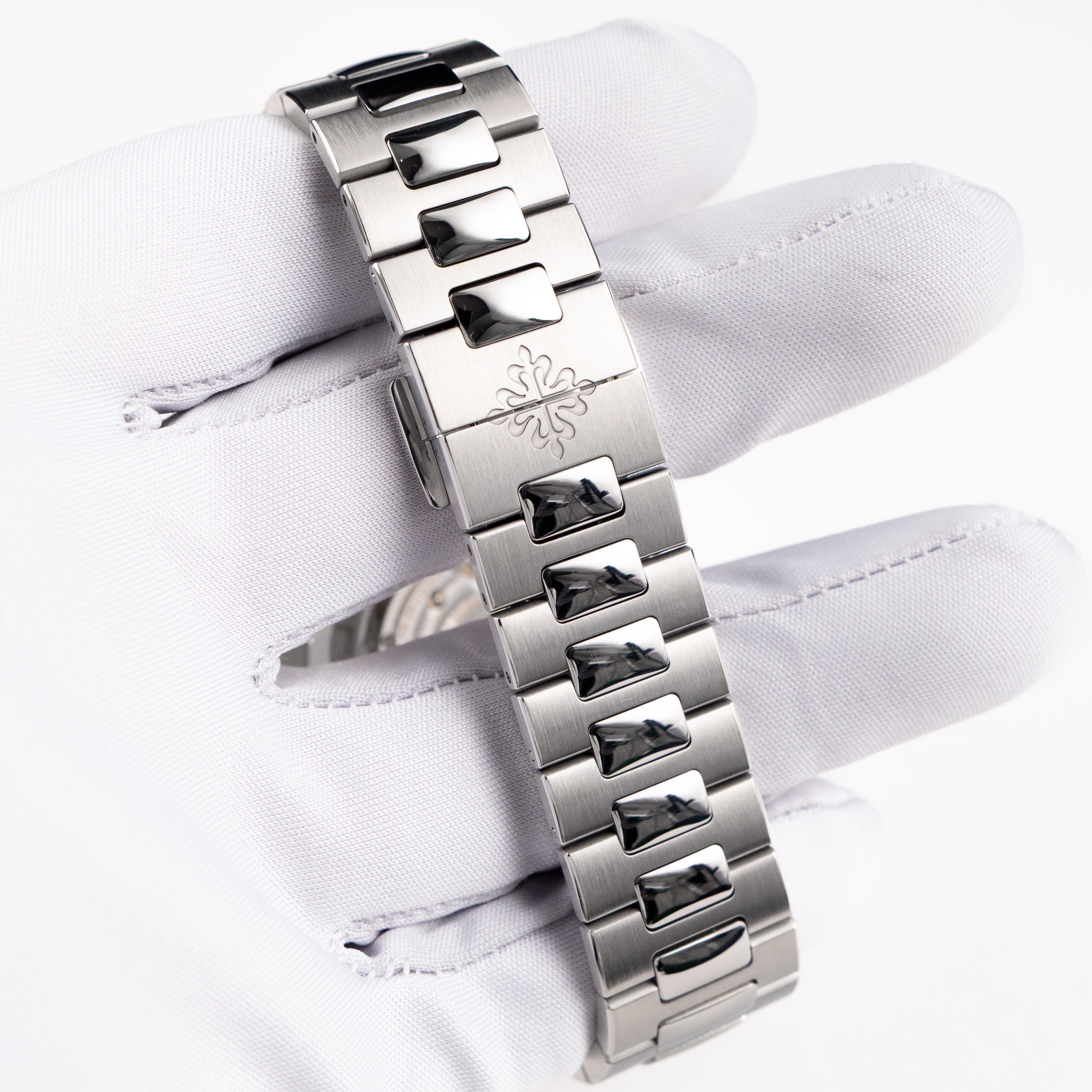 Patek Philippe Nautilus 5990/1A-011 'Travel Time' Flyback Chronograph Stainless Steel Blue Dial (2023)