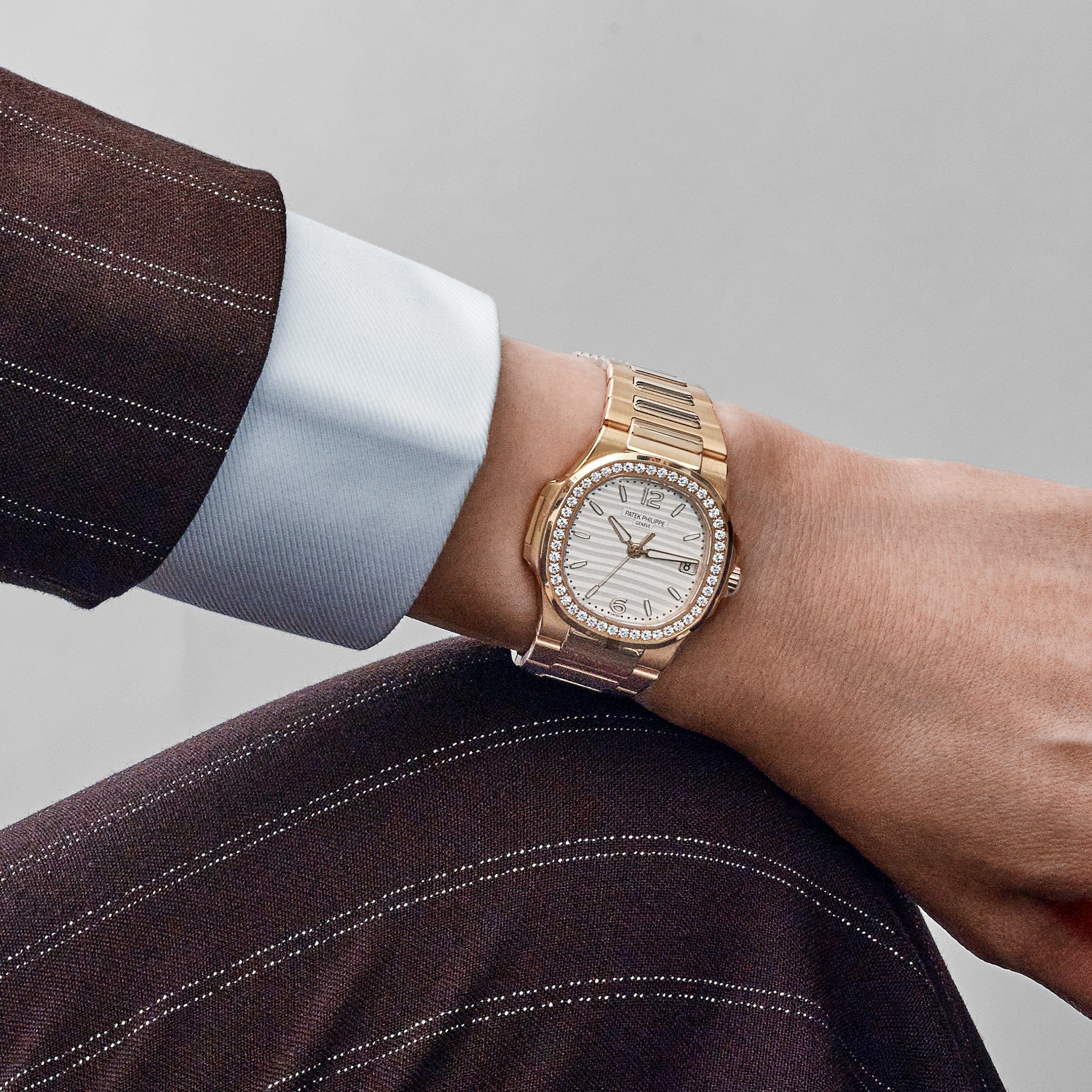 Patek Philippe Nautilus 7010/1R-011 'Ladies' Rose Gold Silver Dial Diamond Bezel Quartz (2019)