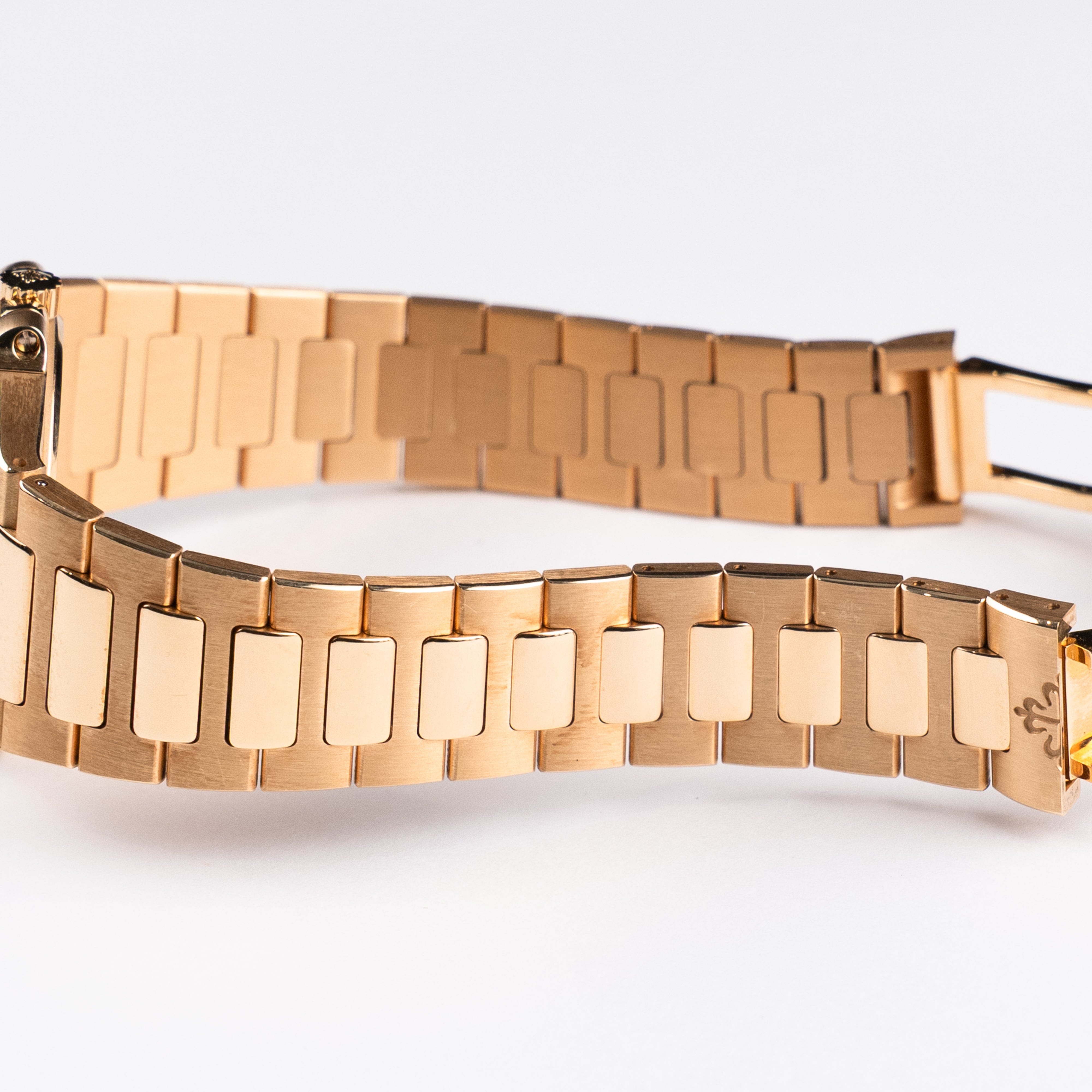 Patek Philippe Nautilus 7010/1R-011 'Ladies' Rose Gold Silver Dial Diamond Bezel Quartz (2019)