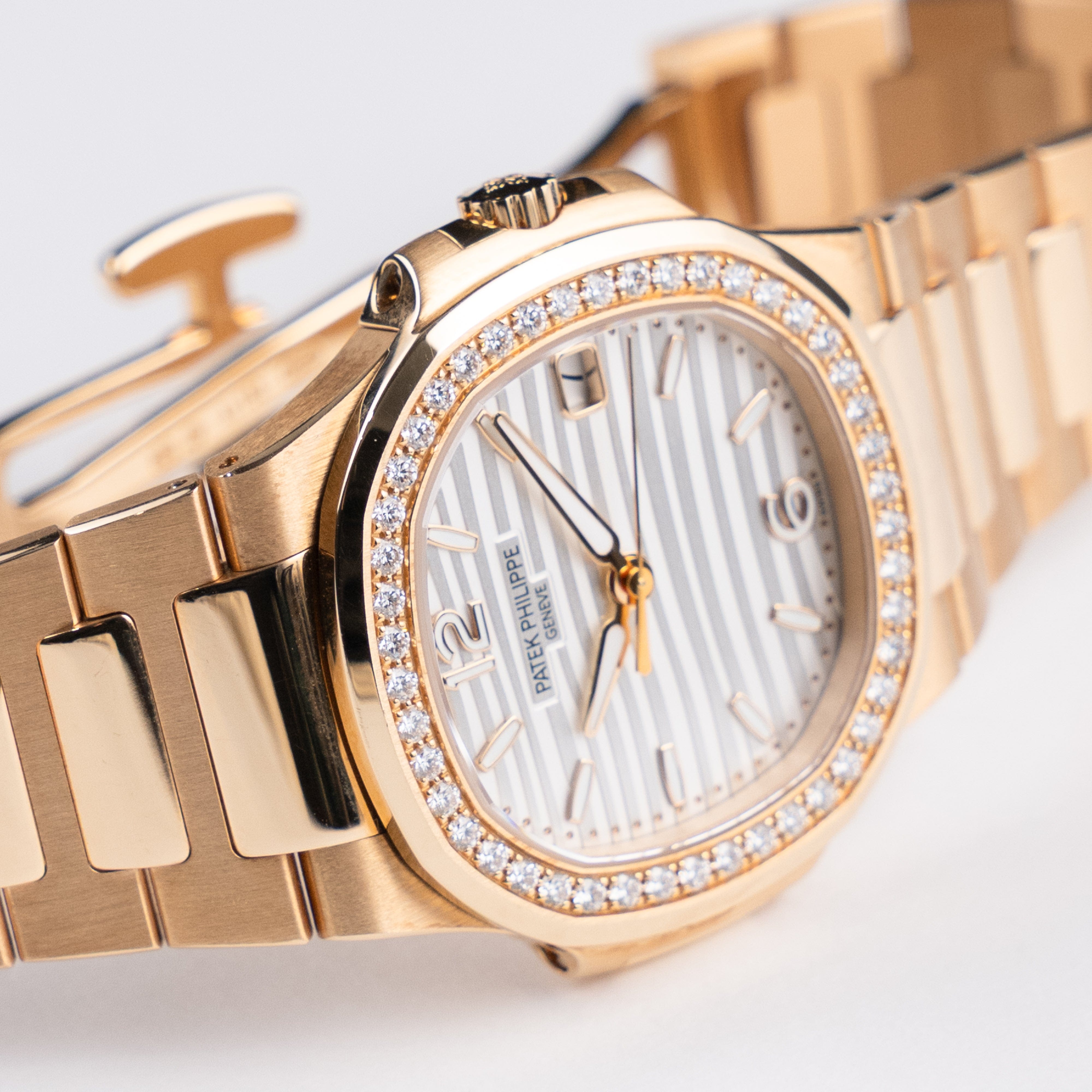 Patek Philippe Nautilus 7010/1R-011 'Ladies' Rose Gold Silver Dial Diamond Bezel Quartz (2019)