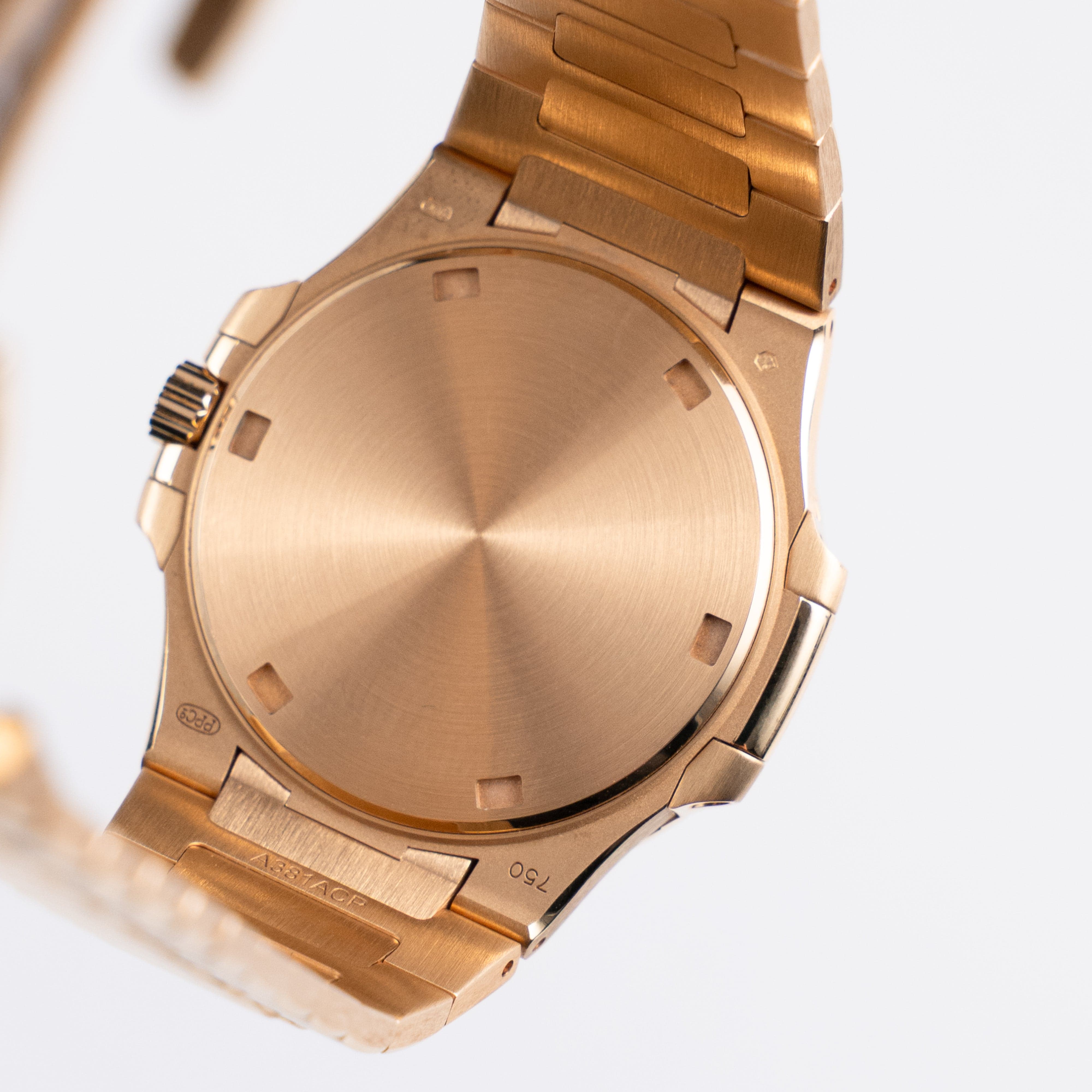 Patek Philippe Nautilus 7010/1R-011 'Ladies' Rose Gold Silver Dial Diamond Bezel Quartz (2019)