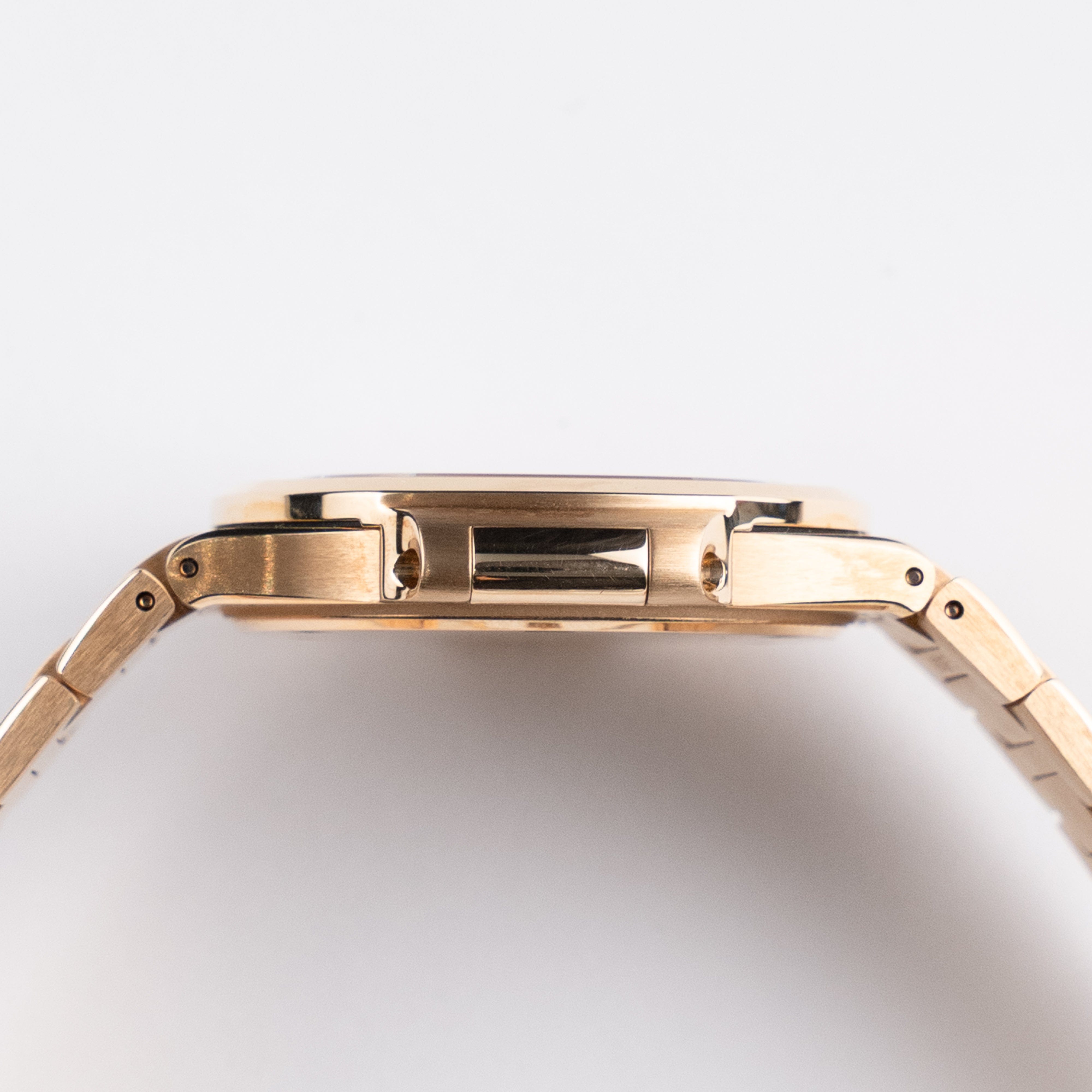 Patek Philippe Nautilus 7010/1R-011 'Ladies' Rose Gold Silver Dial Diamond Bezel Quartz (2019)