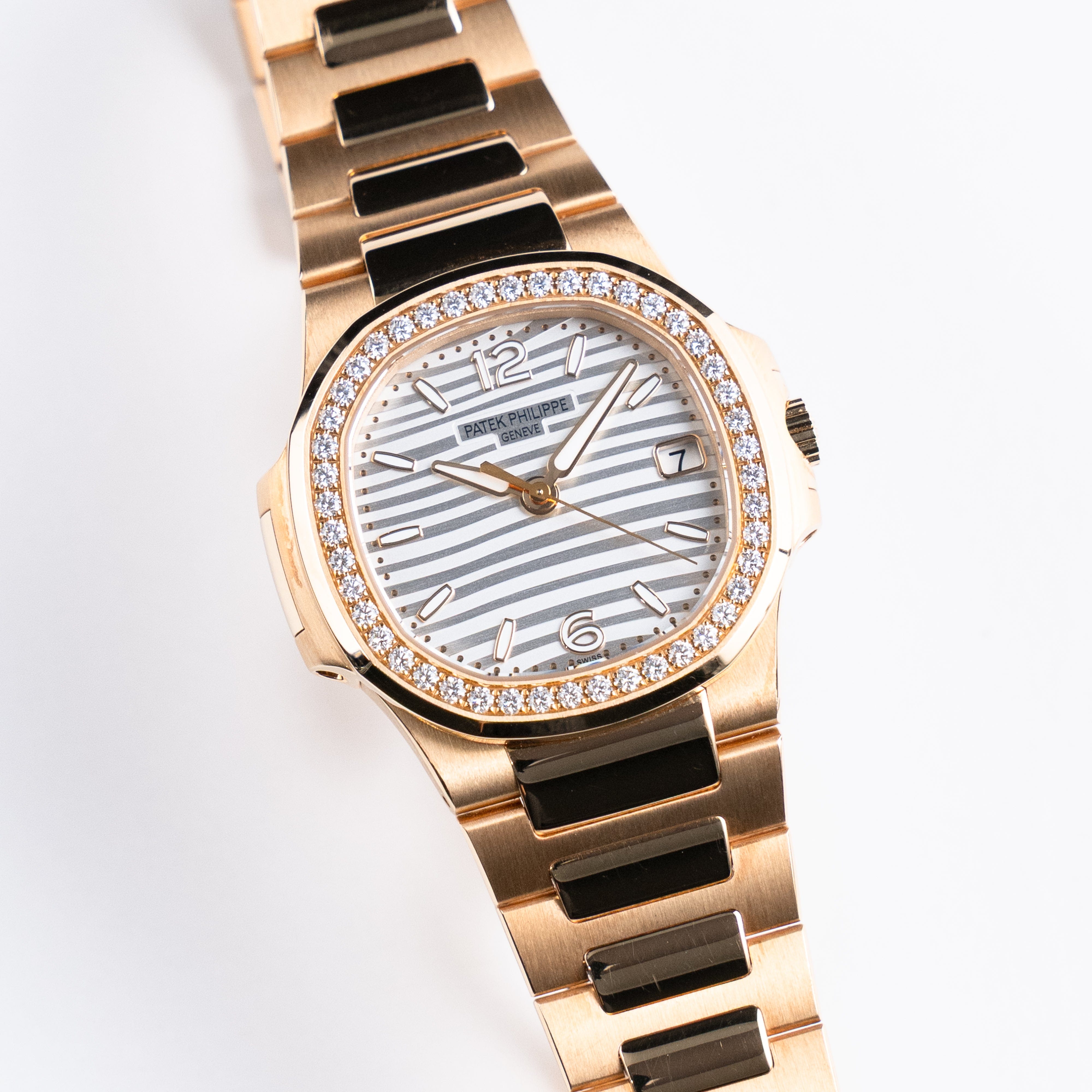 Patek Philippe Nautilus 7010/1R-011 'Ladies' Rose Gold Silver Dial Diamond Bezel Quartz (2019)