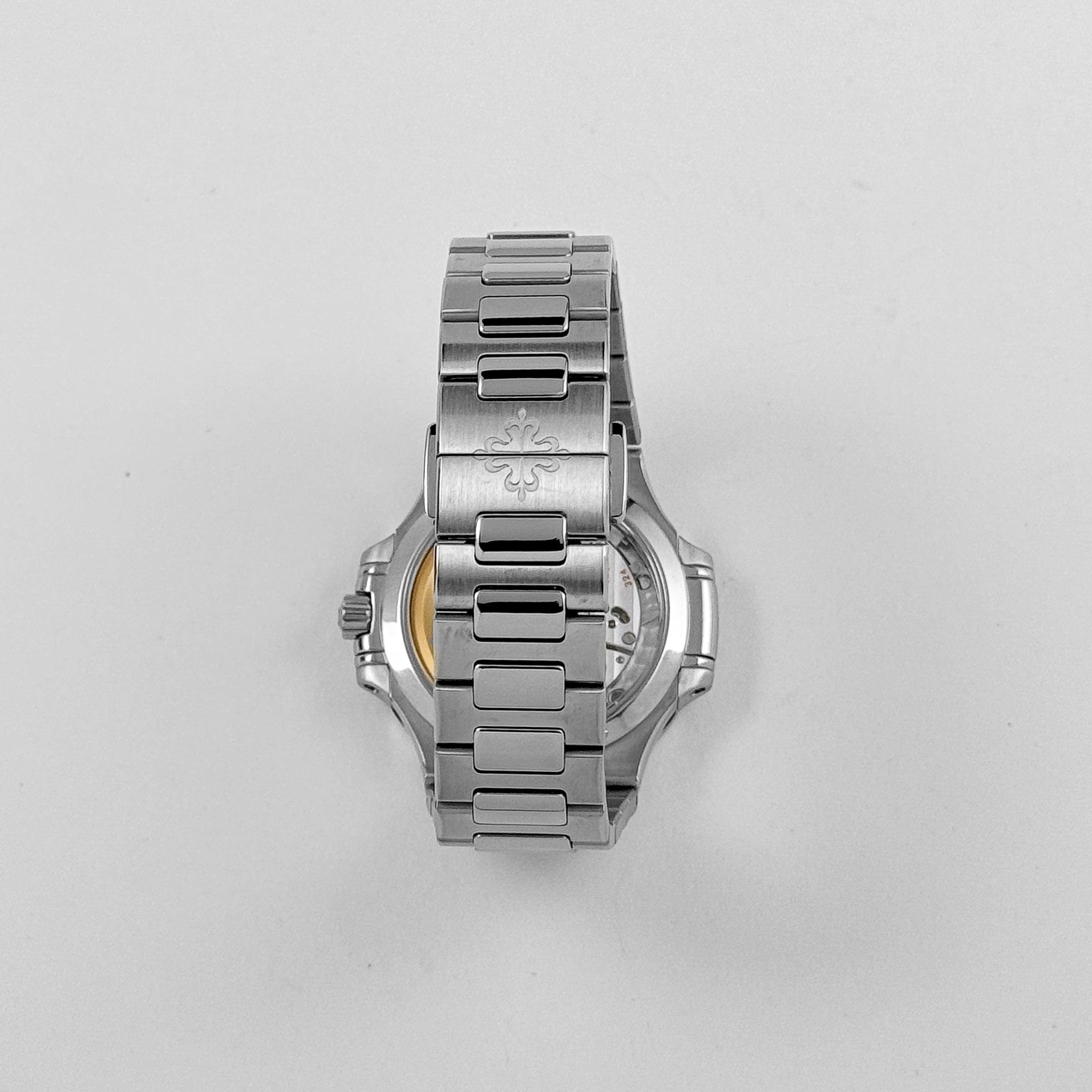 Patek Philippe Nautilus 7118/1200A-010 'Ladies' Stainless Steel Silver Dial Diamond Bezel (2022)