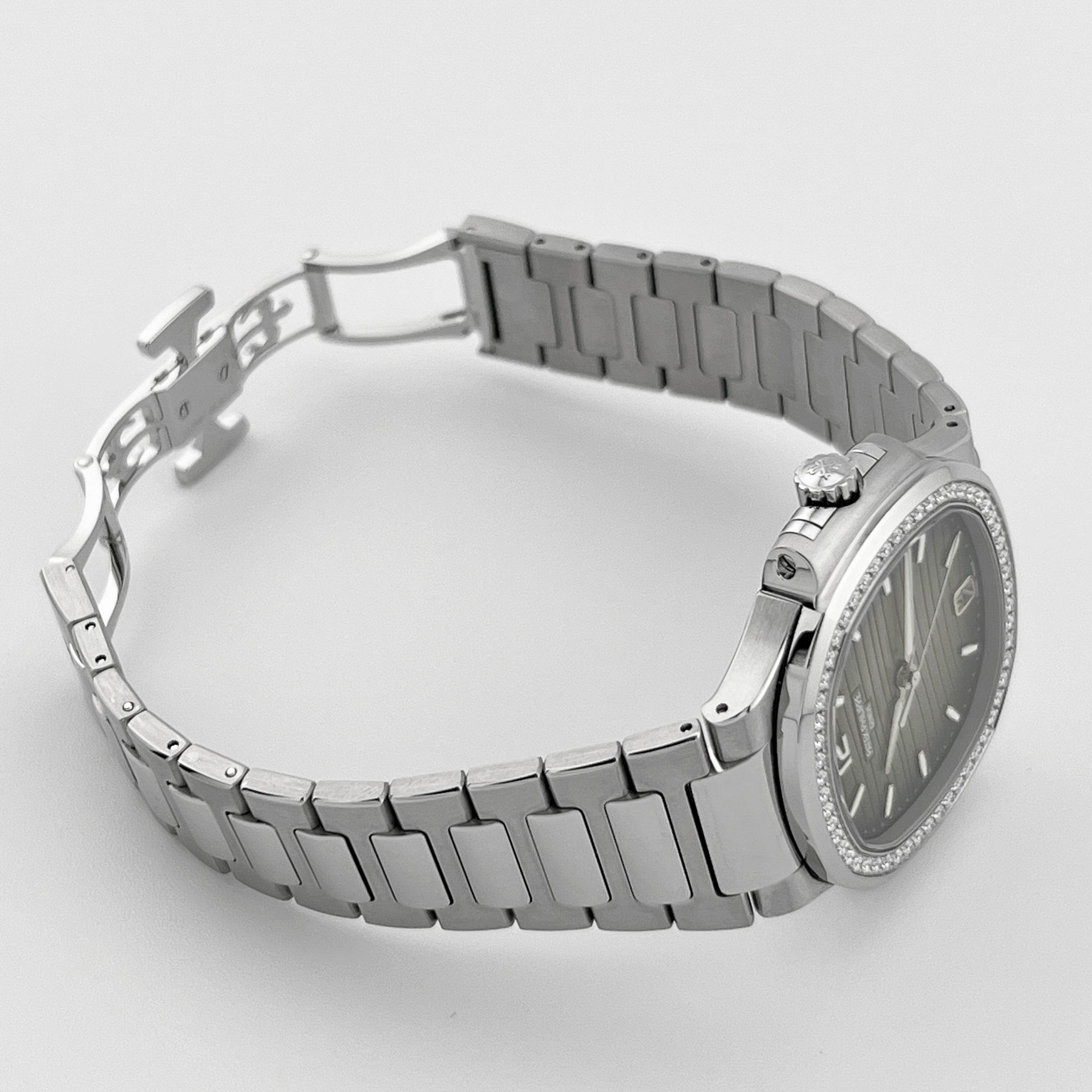 Patek Philippe Nautilus 7118/1200A-011 'Ladies' Stainless Steel Grey Dial Diamond Bezel (2025)