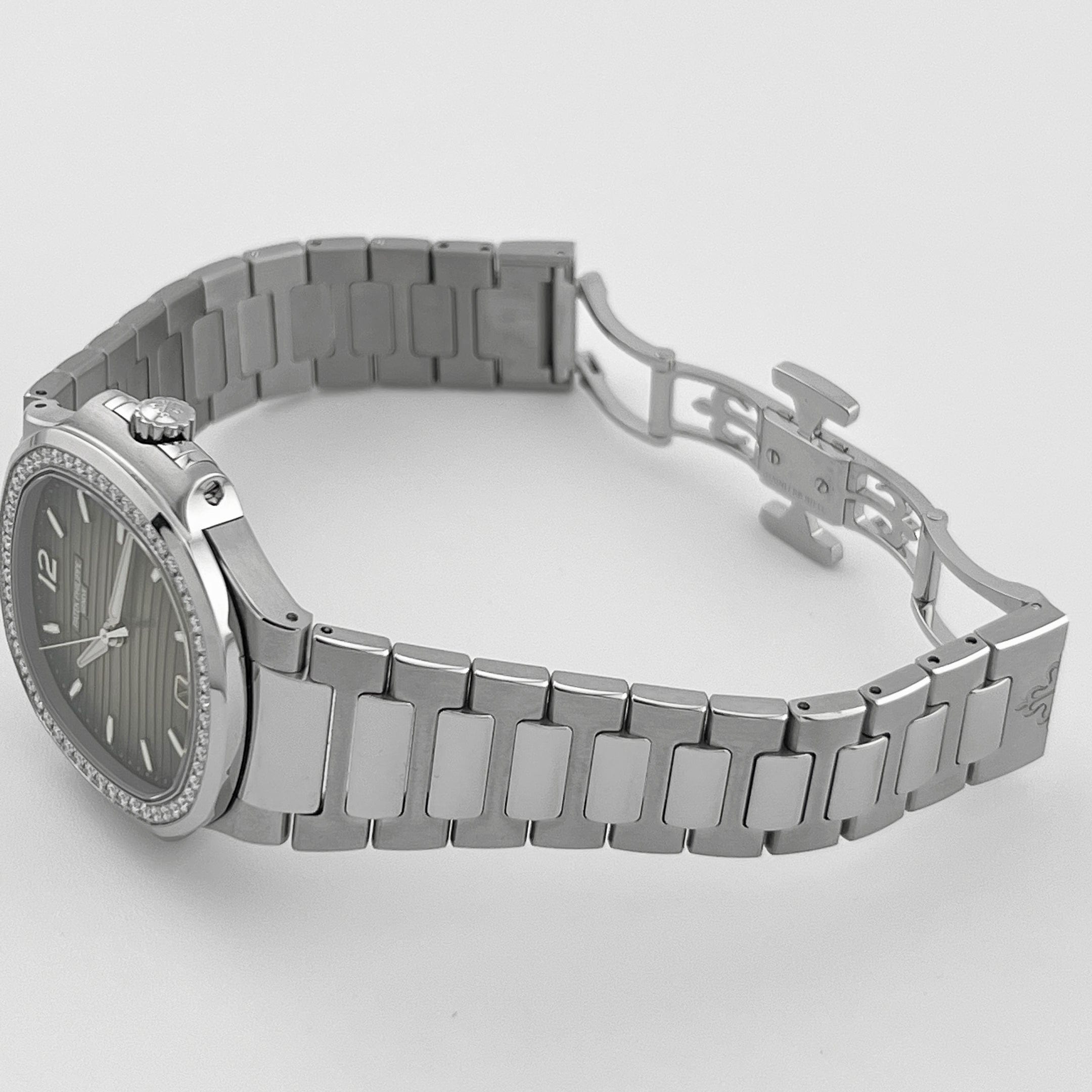 Patek Philippe Nautilus 7118/1200A-011 'Ladies' Stainless Steel Grey Dial Diamond Bezel (2025)