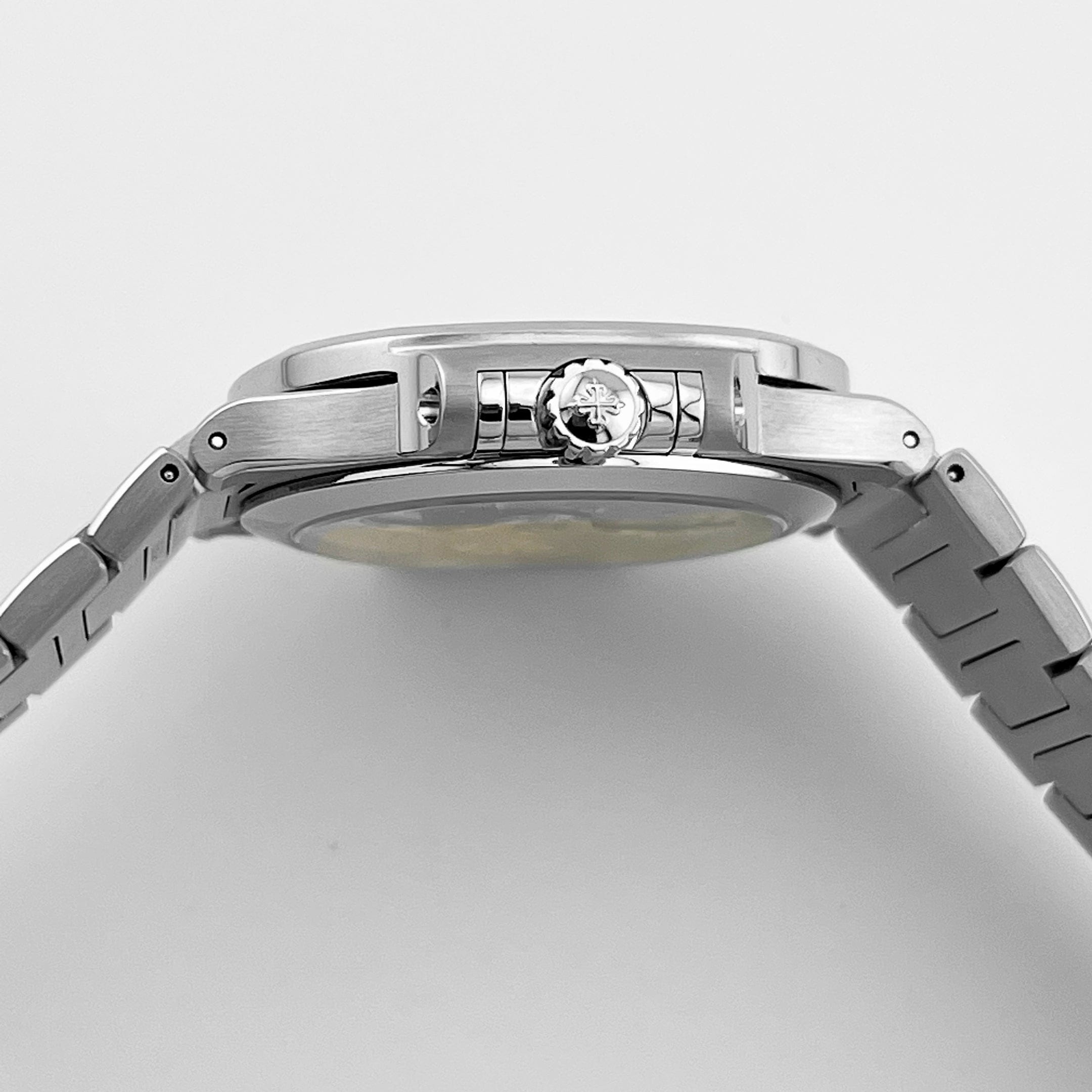 Patek Philippe Nautilus 7118/1200A-011 'Ladies' Stainless Steel Grey Dial Diamond Bezel (2025)