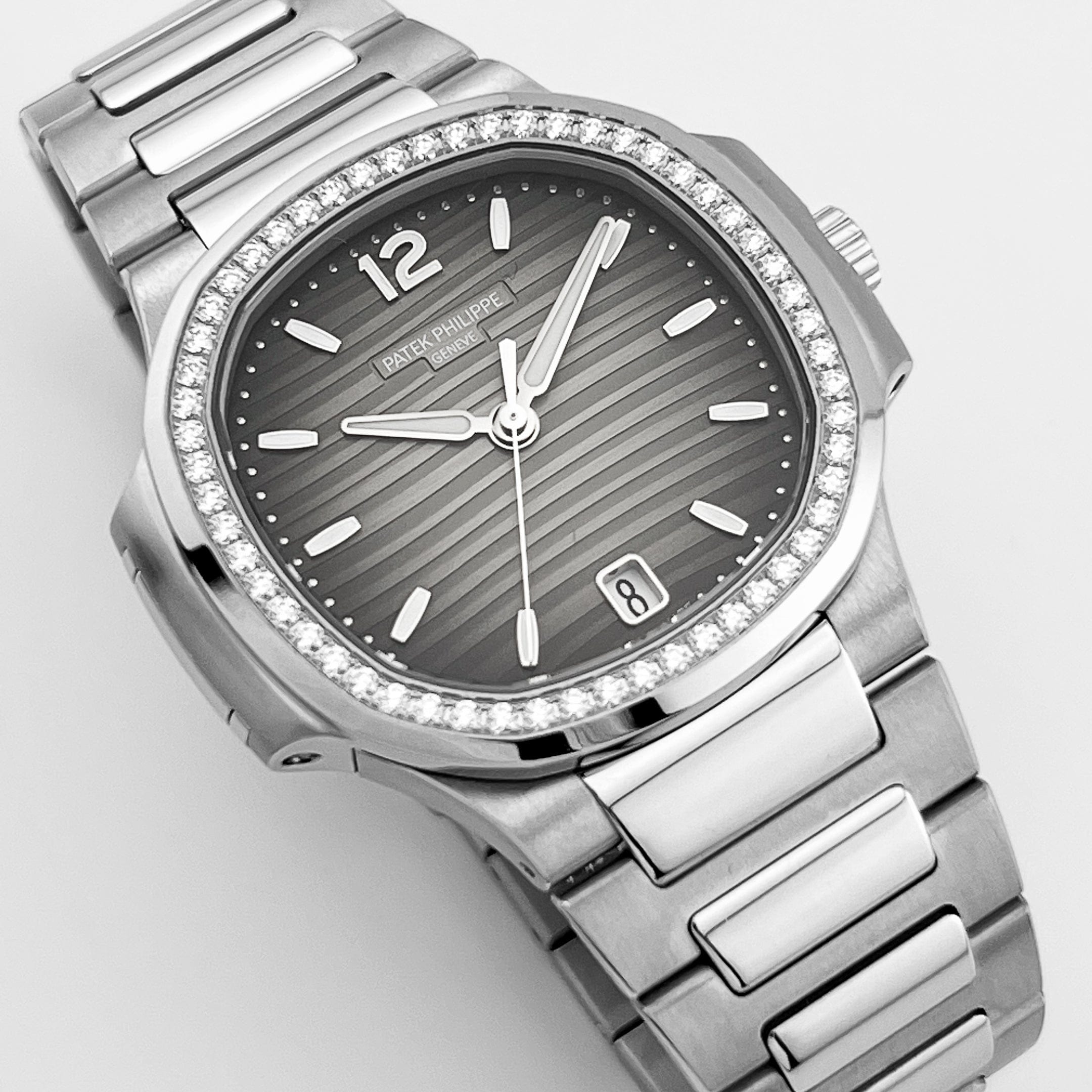 Patek Philippe Nautilus 7118/1200A-011 'Ladies' Stainless Steel Grey Dial Diamond Bezel (2025)