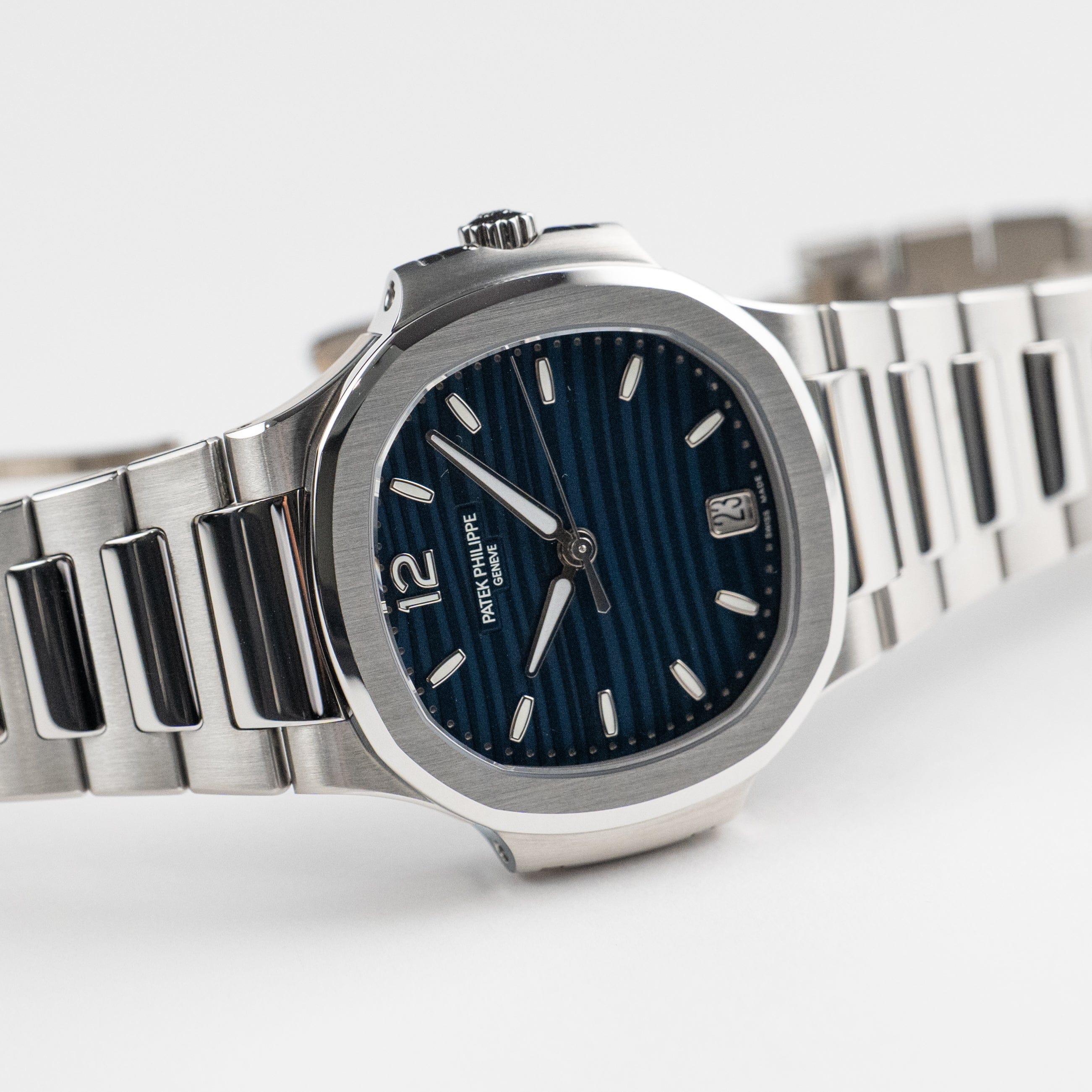 Patek Philippe Nautilus 7118/1A-001 'Ladies' Stainless Steel Blue Dial (2020)