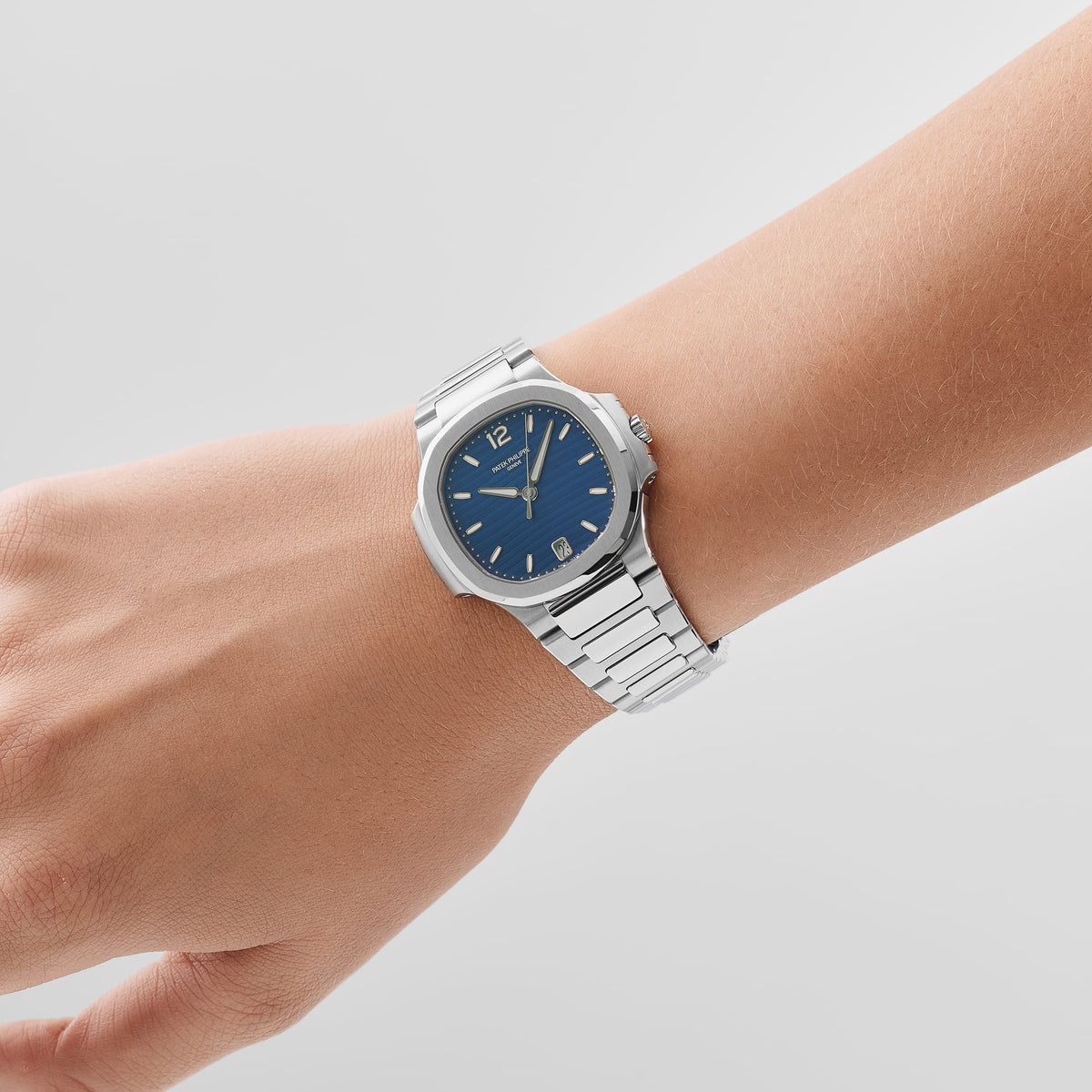 Patek Philippe Nautilus 7118/1A-001 'Ladies' Stainless Steel Blue Dial (2025)