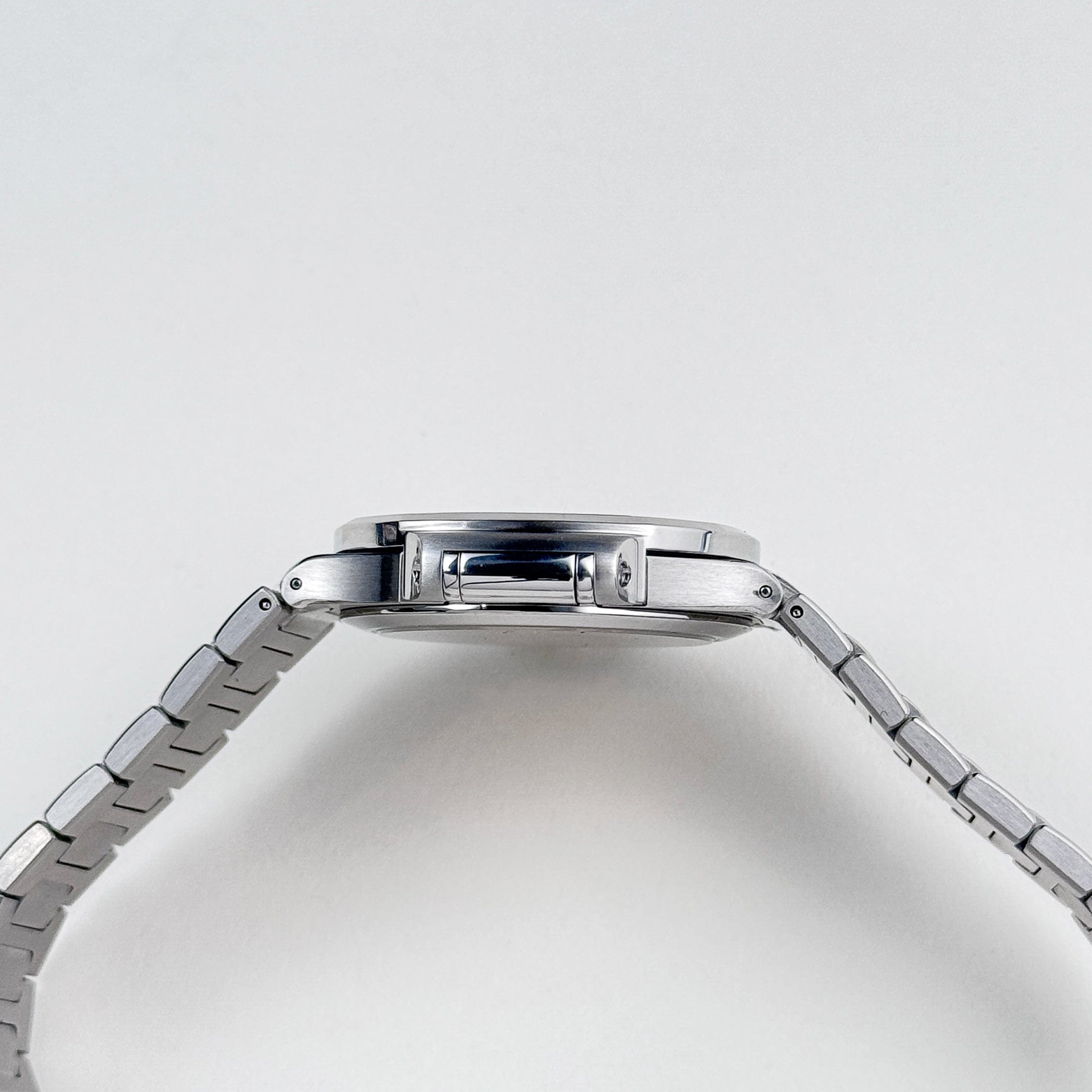 Patek Philippe Nautilus 7118/1A-010 Stainless Steel Silvery Opaline Dial (2022)