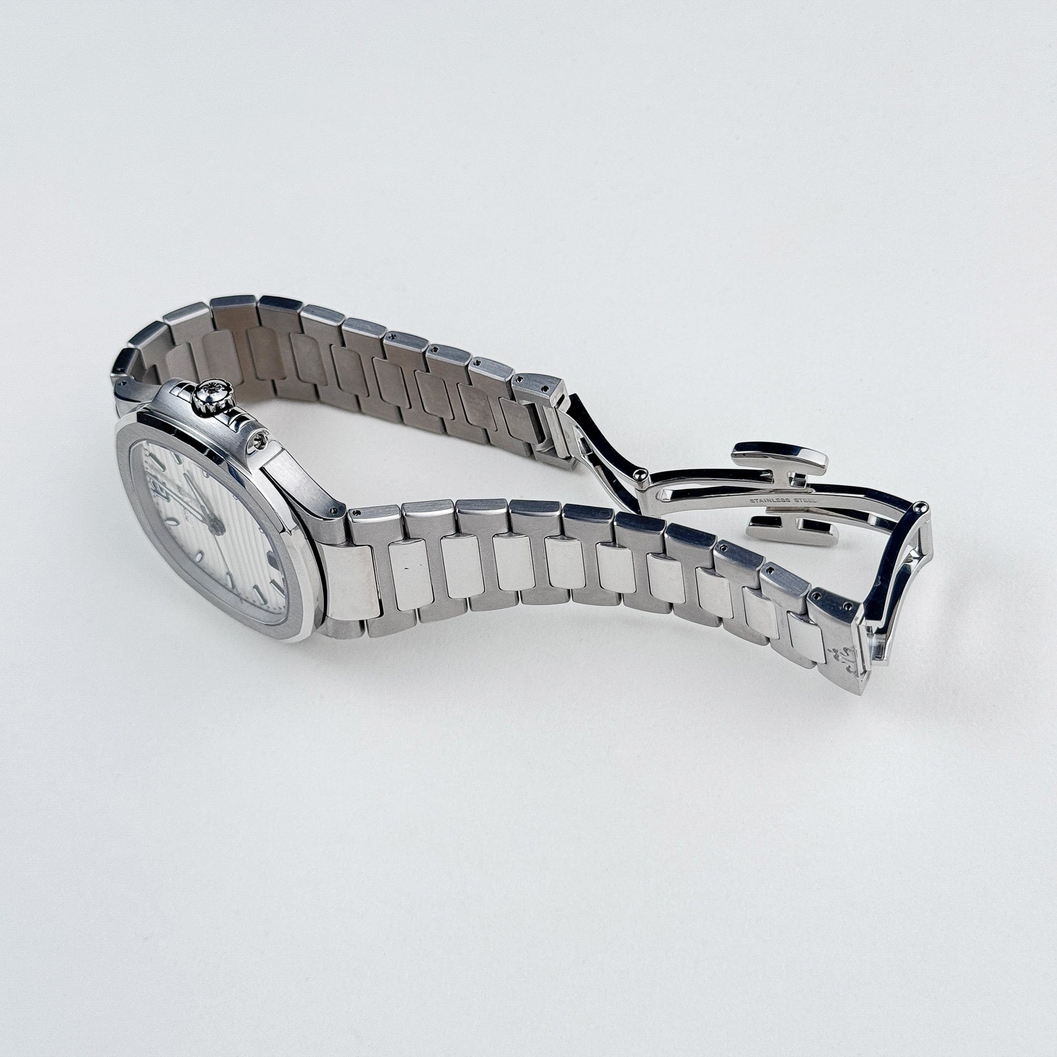 Patek Philippe Nautilus 7118/1A-010 Stainless Steel Silvery Opaline Dial (2022)