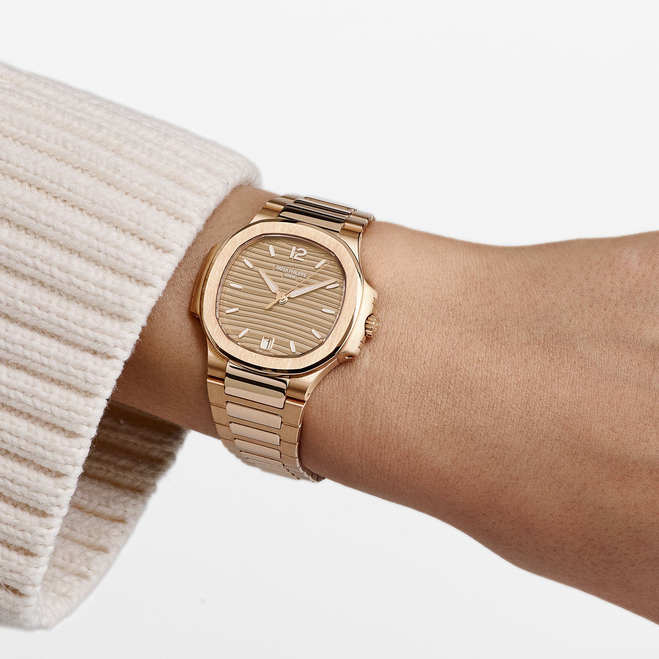 Patek Philippe Nautilus 7118/1R-010 'Ladies' Rose Gold Champagne Golden Dial (2021)