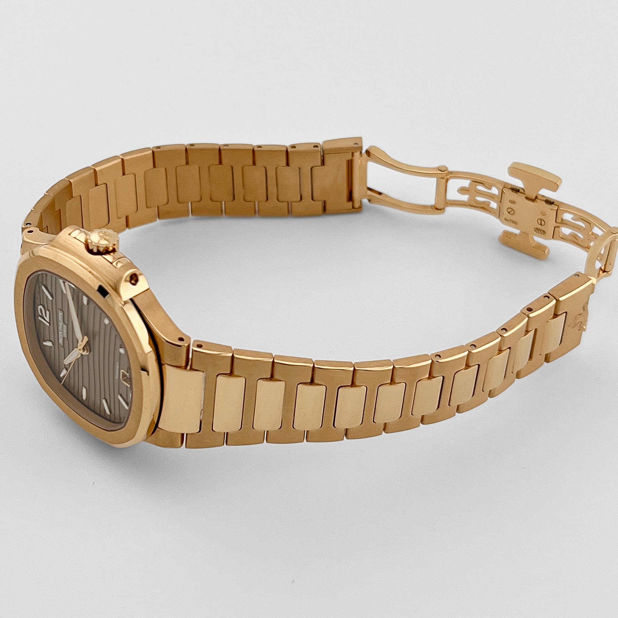 Patek Philippe Nautilus 7118/1R-010 Tiffany & Co. 'Ladies' Rose Gold Date (2022)