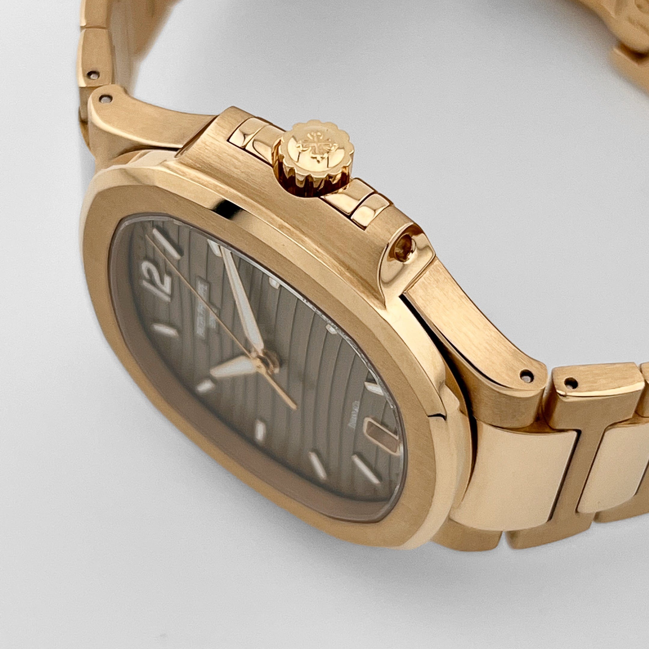 Patek Philippe Nautilus 7118/1R-010 Tiffany & Co. 'Ladies' Rose Gold Date (2022)