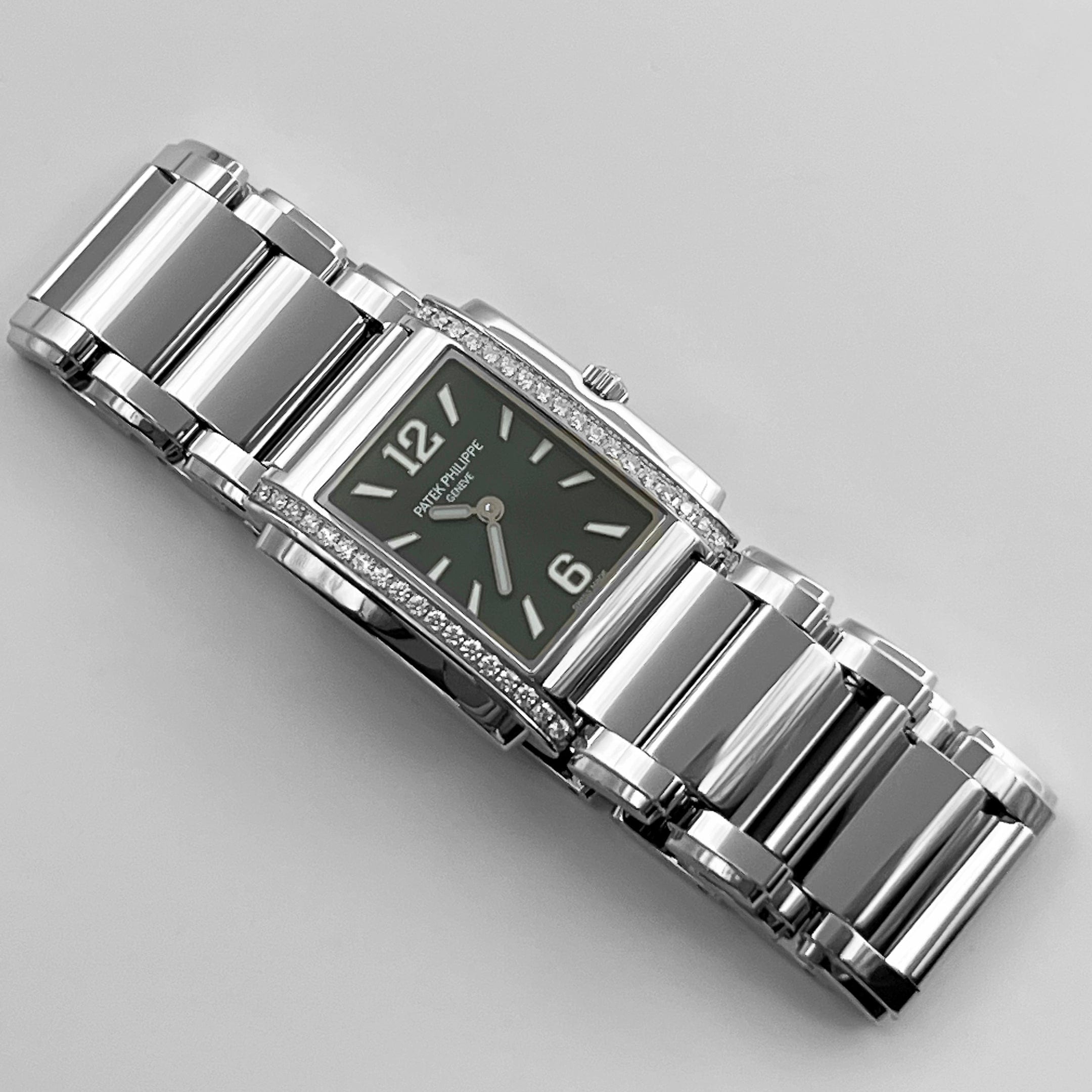 Patek Philippe Twenty-4 4910/1200A-011 'Ladies' Stainless Steel Green Diamond Dial Quartz (2025)