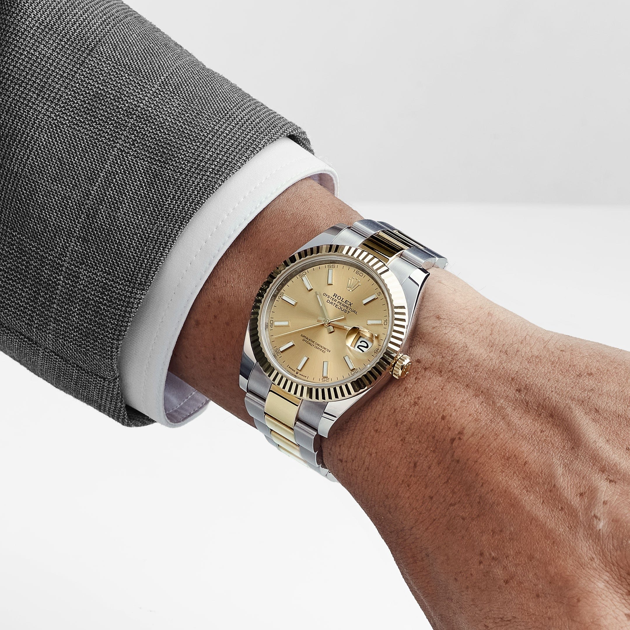 Rolex Datejust 41 126333 Stainless Steel Yellow Gold Champagne Dial Oyster