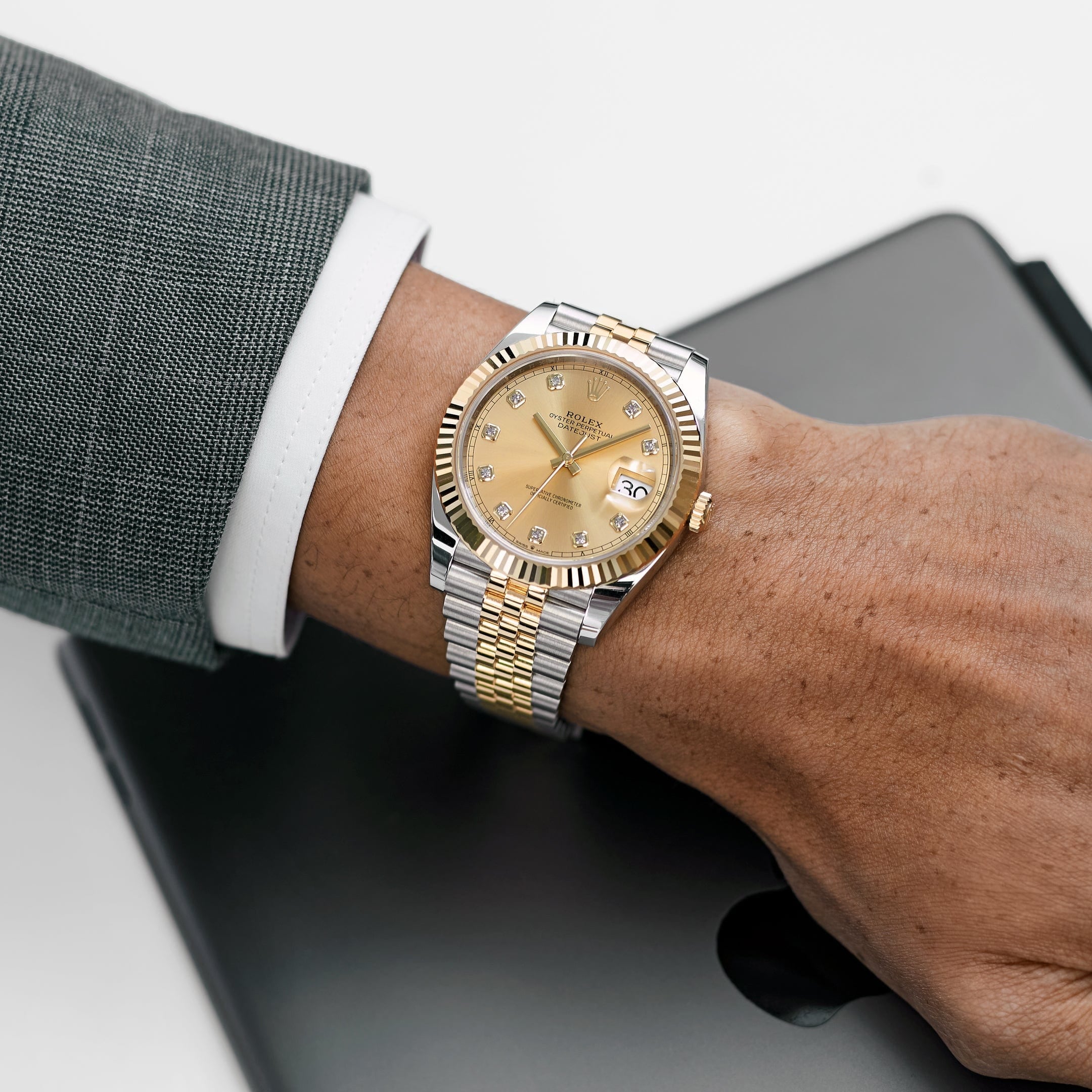 Rolex Datejust 41 126333 Yellow Gold Stainless Steel Champagne Diamond Dial Jubilee (2025)