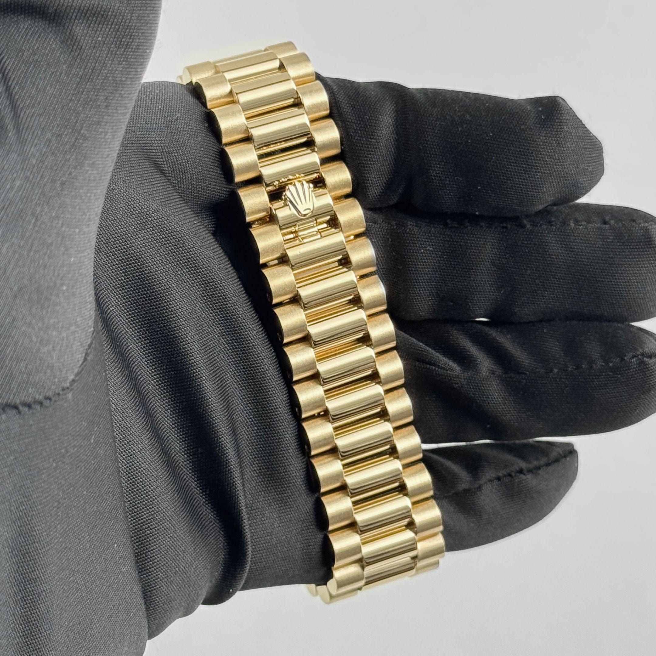 Rolex Day-Date 40 228238 Yellow Gold Silver Dial (2021)