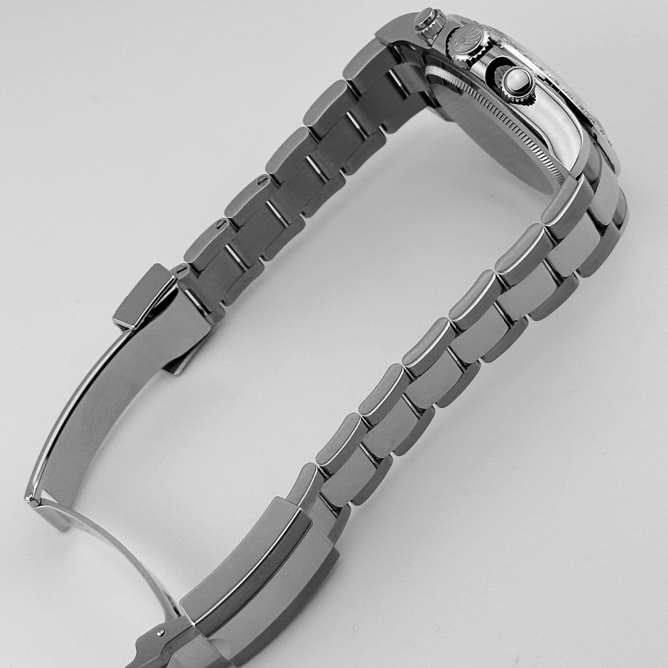 Rolex Daytona 126579RBR White Gold Mother of Pearl Diamond Dial Diamond Bezel (2024)