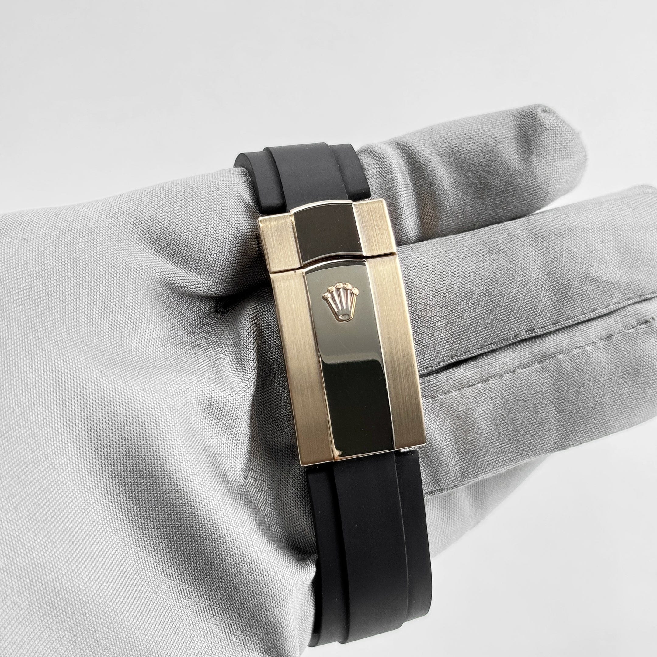 Rolex Sky-Dweller 326238 Yellow Gold Champagne Dial Rubber Strap (2022)