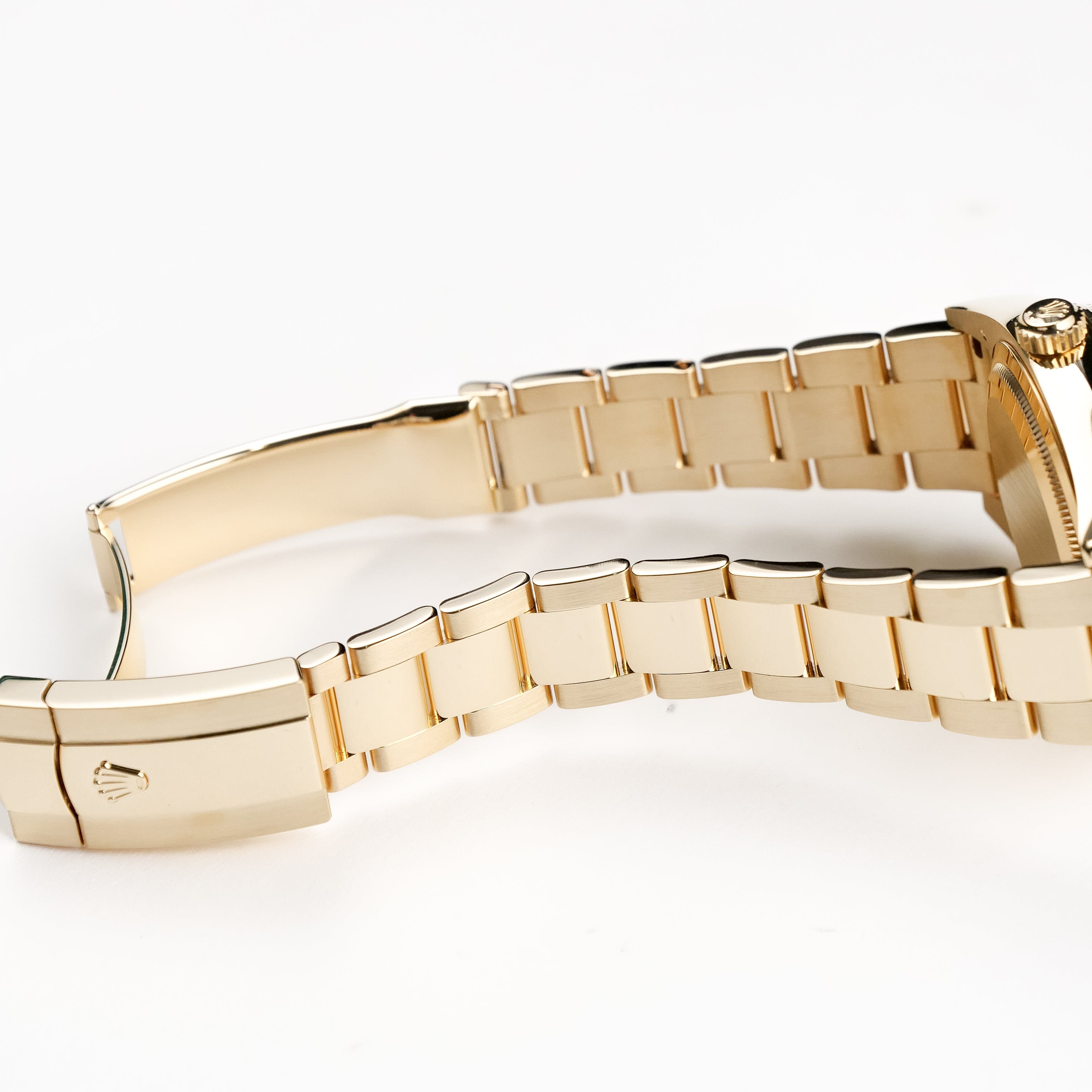 Rolex Sky-Dweller 326938 Yellow Gold Champagne Dial Oyster (2022)