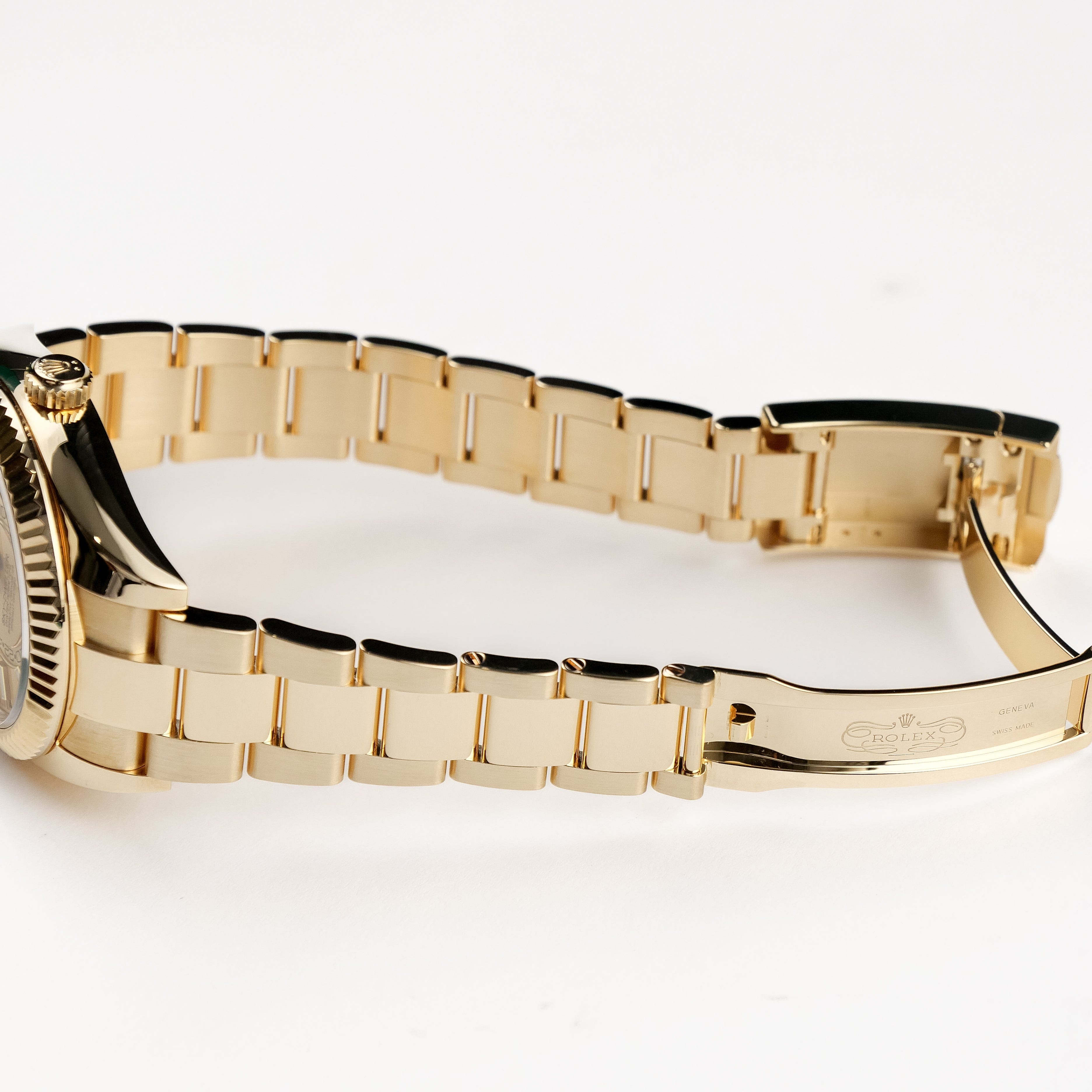 Rolex Sky-Dweller 326938 Yellow Gold Champagne Dial Oyster (2022)