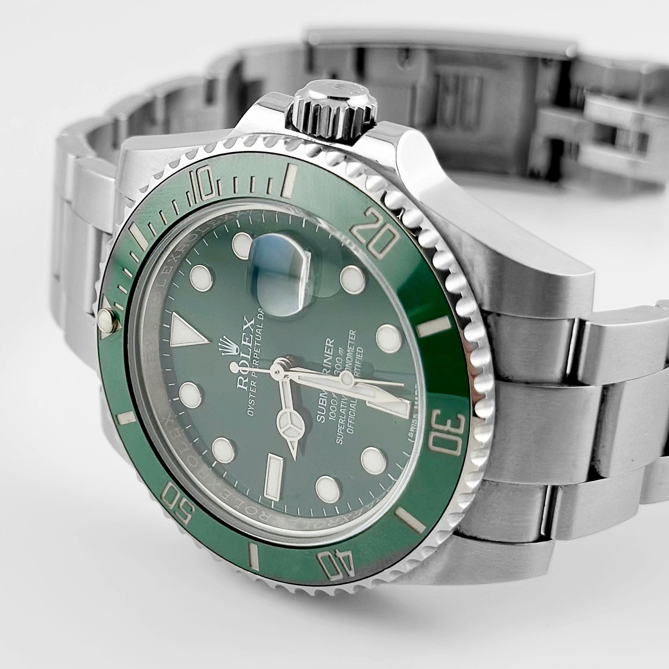 Rolex Submariner Date 116610LV 'Hulk' Stainless Steel Green Dial (2016)