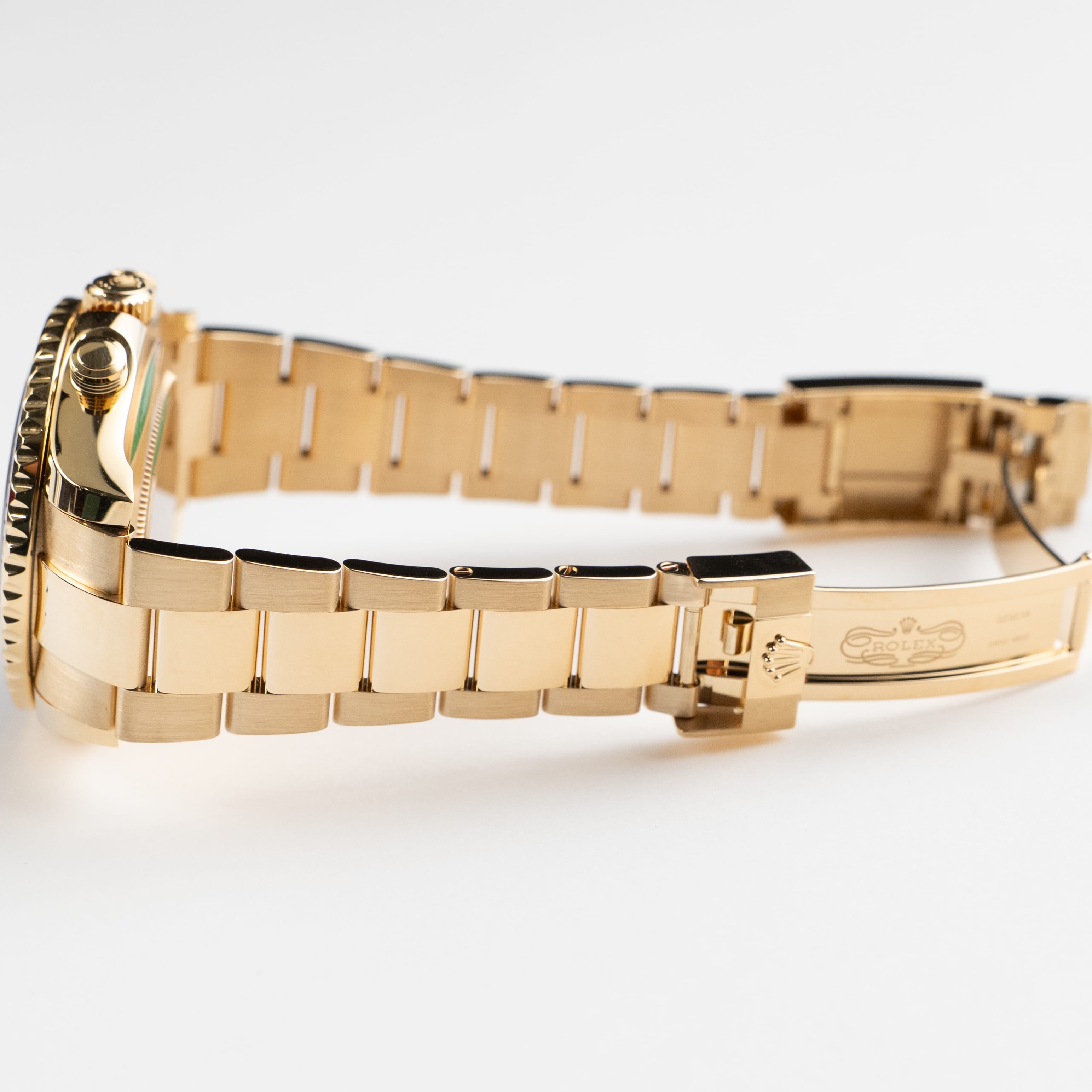 Rolex Yacht-Master II 116688 Yellow Gold White Dial (2022)