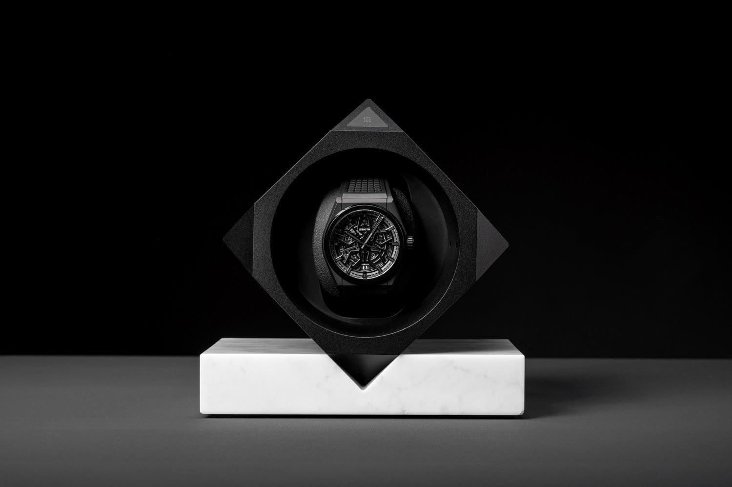 Single Base with Time Machine Watch Winder Wrist Aficionado