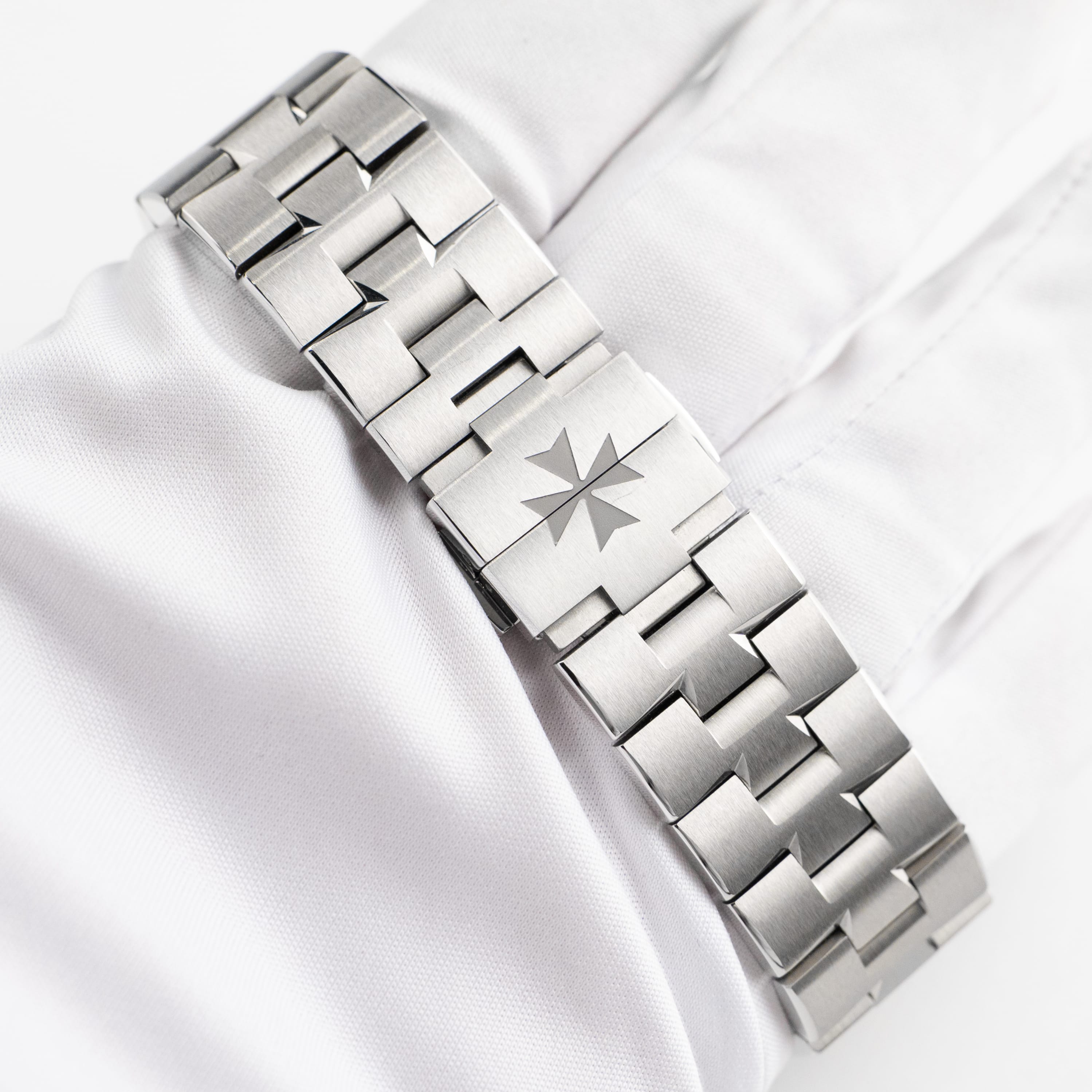 Vacheron Constantin Overseas Dual Time 7900V/110A-B334 Stainless Steel Blue Dial (2022)