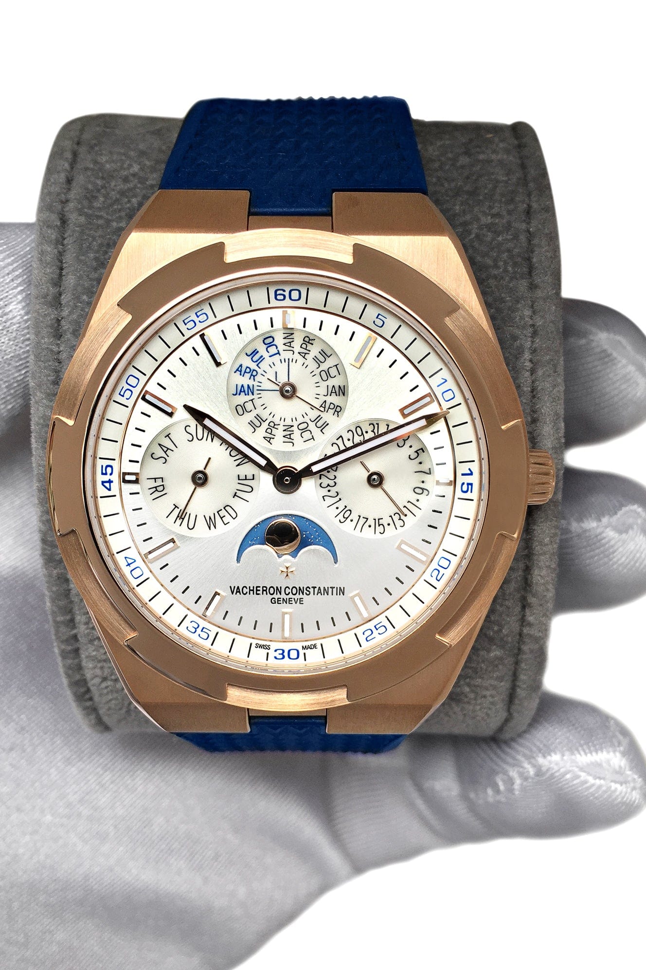 Vacheron Constantin Overseas Ewiger Kalender Extra-flach Rose Gold Silver Dial 4300V/000R-B064 Wrist Aficionado