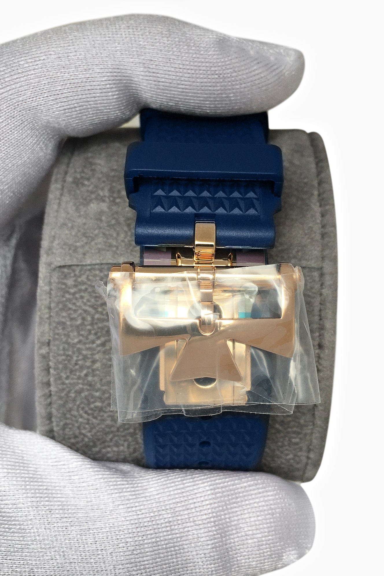 Vacheron Constantin Overseas Ewiger Kalender Extra-flach Rose Gold Silver Dial 4300V/000R-B064 Wrist Aficionado