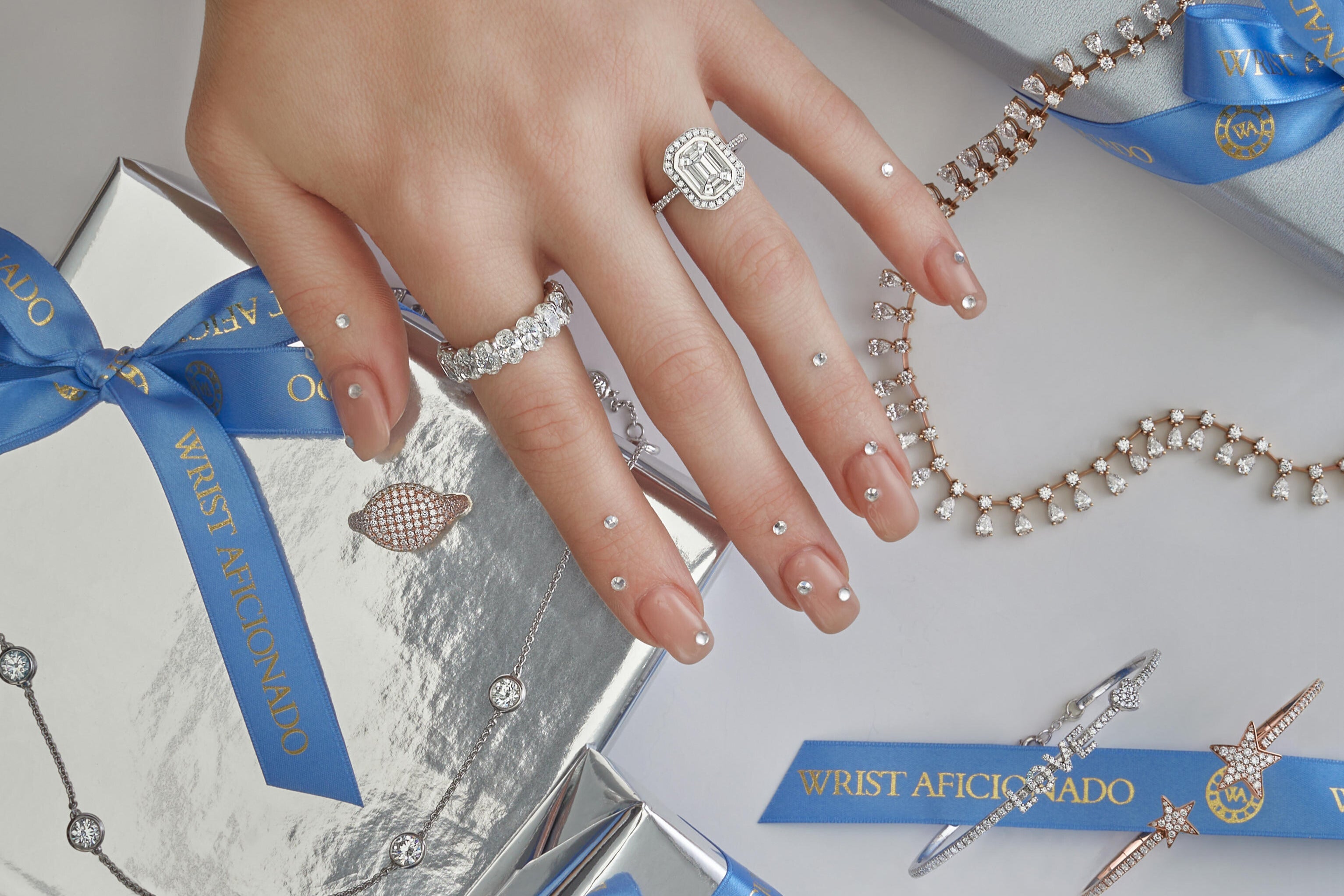 3 Essential Jewelry Gifts for the Holidays