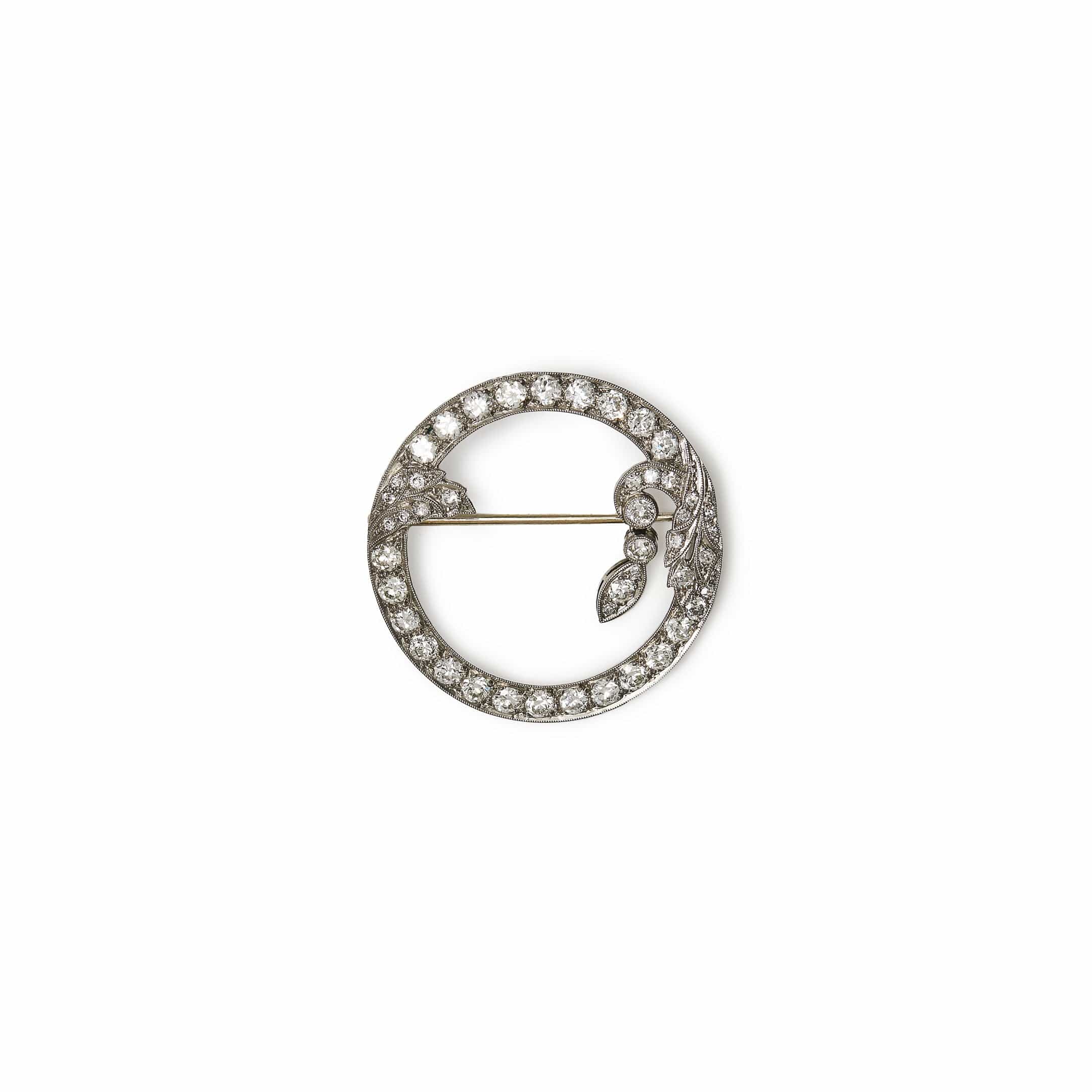 antique-white-gold-brooch-