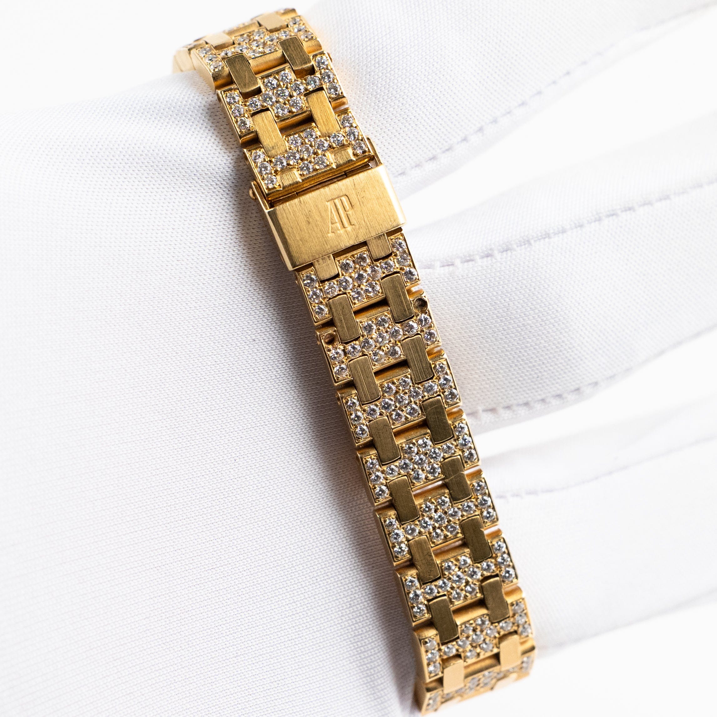 Audemars Piguet Rectangle MTA001433 Vintage 'Ladies' Yellow Gold Diamond-Set Quartz